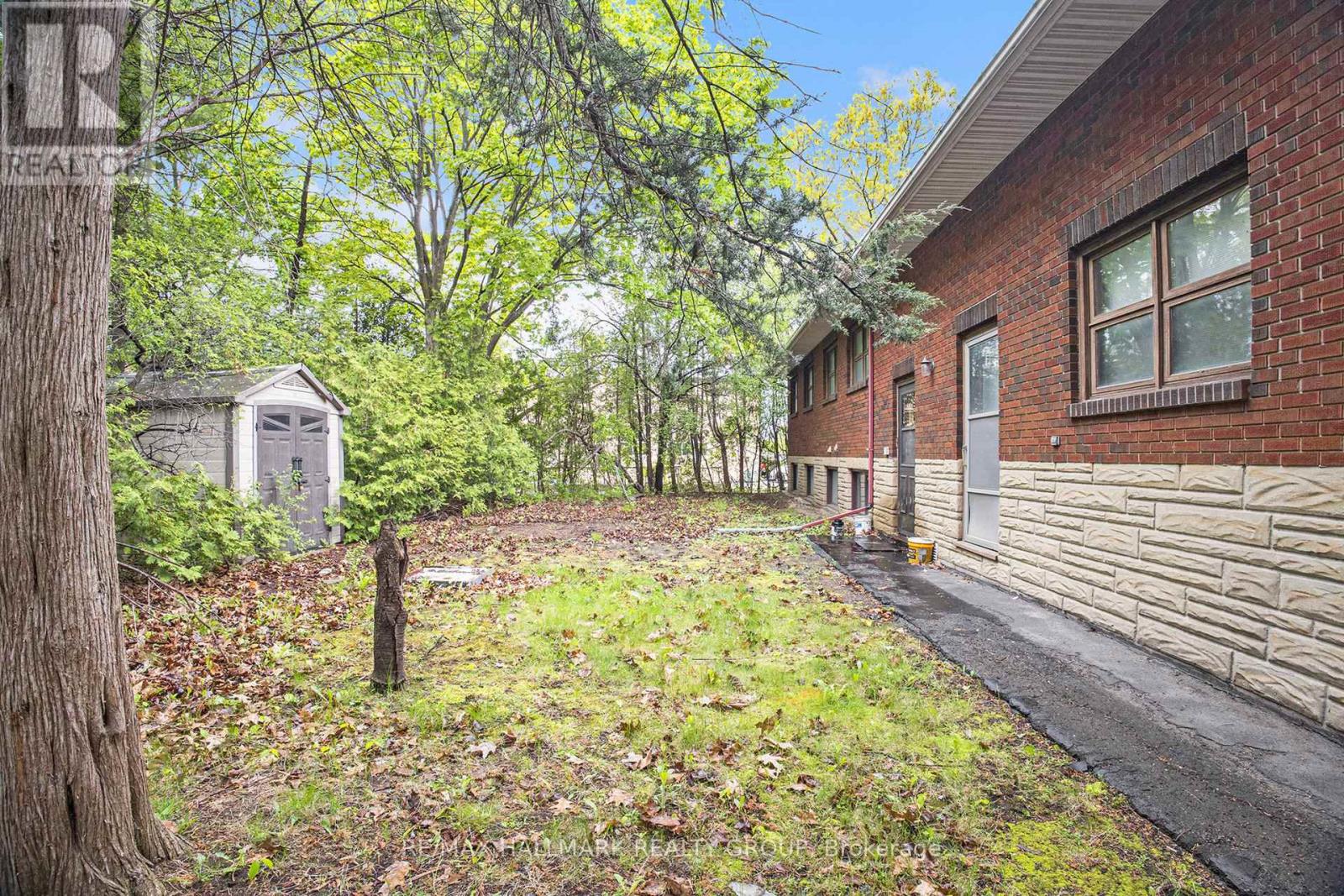 1128 Cummings Avenue, Ottawa, Ontario  K1J 7R8 - Photo 11 - X12176710