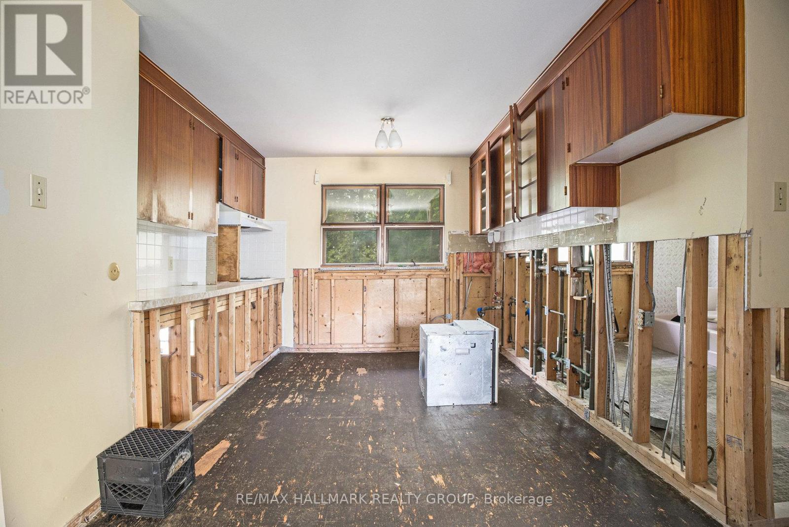 1128 Cummings Avenue, Ottawa, Ontario  K1J 7R8 - Photo 13 - X12176710