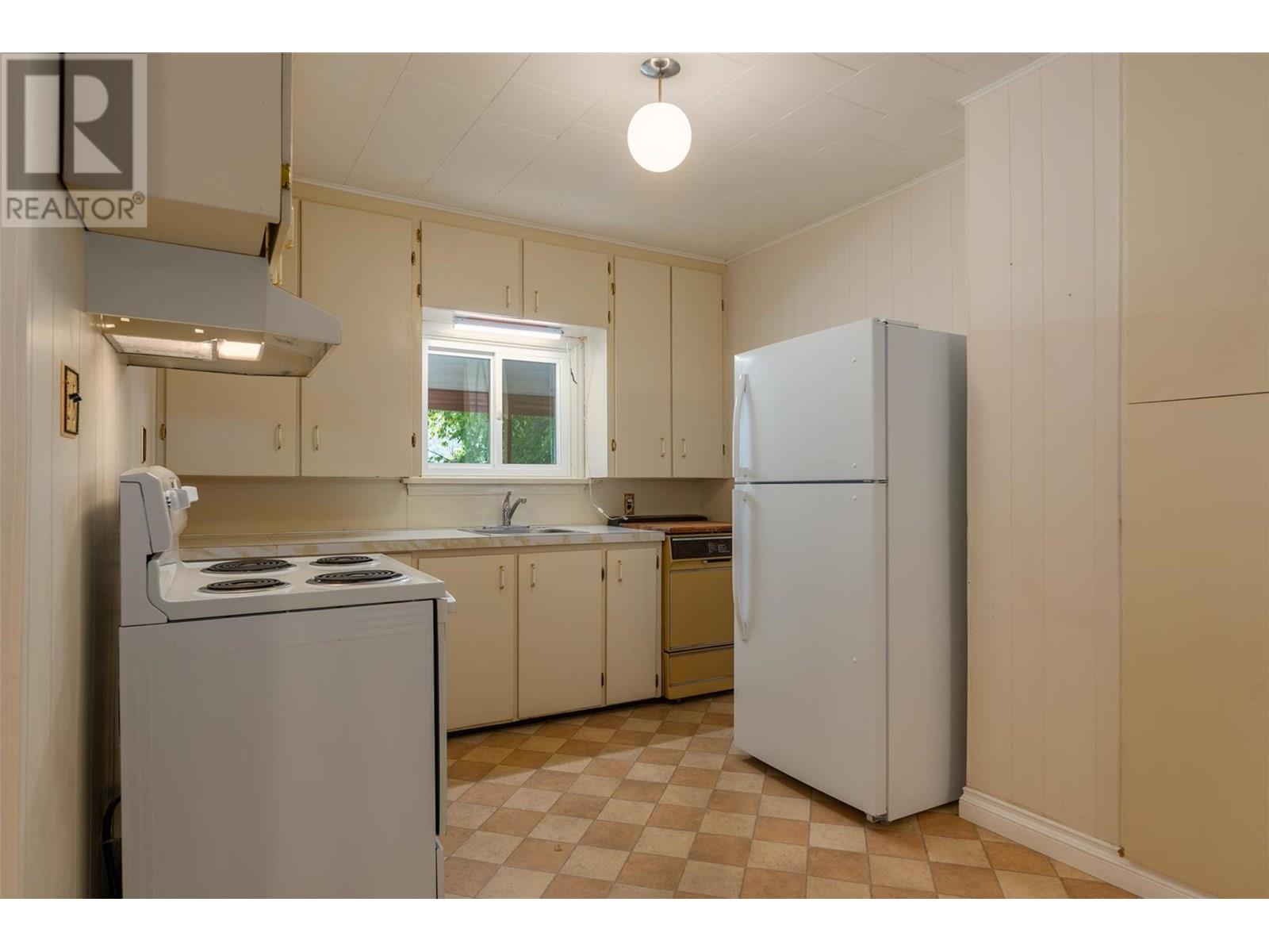 Property at 2233 Fifth Avenue image 4