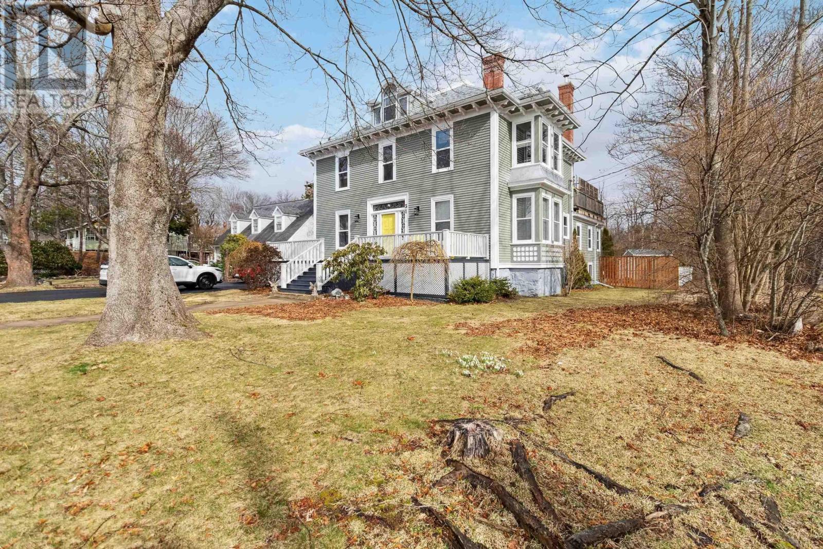 31 Main Street, Liverpool, Nova Scotia  B0T 1K0 - Photo 1 - 202506611
