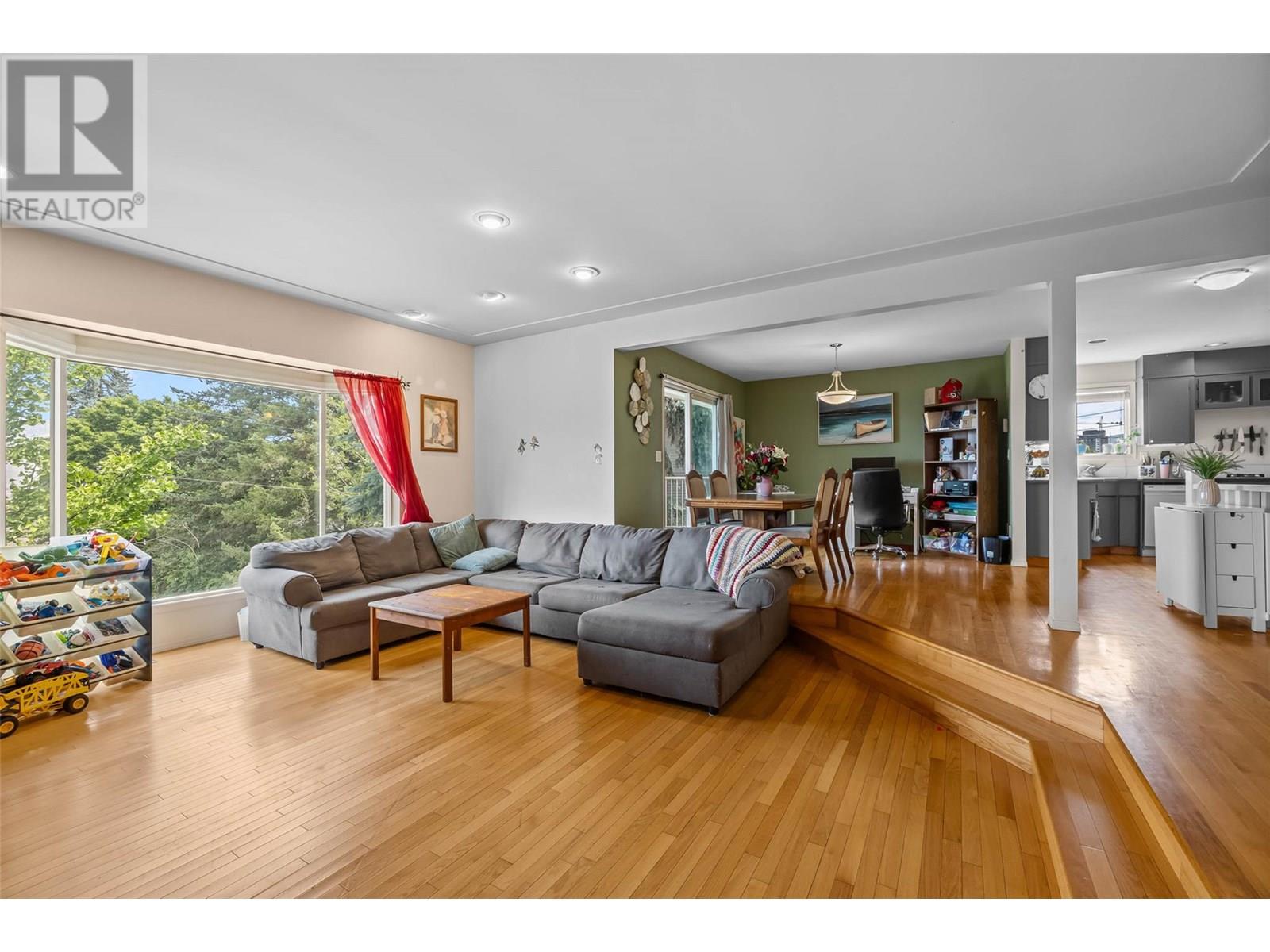 Property at 155 Connaught Road image 5