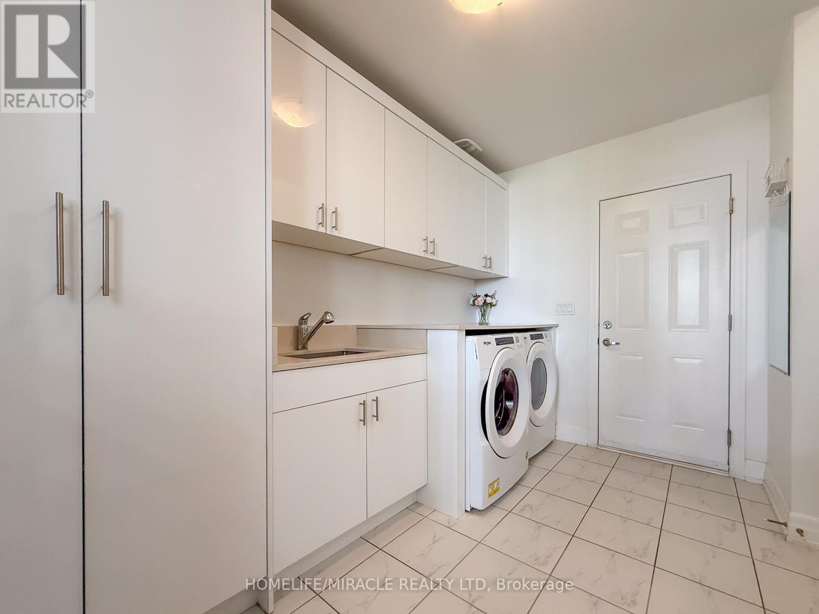 118 Frank Kelly Drive, East Gwillimbury, Ontario  L9N 0V1 - Photo 11 - N12227208