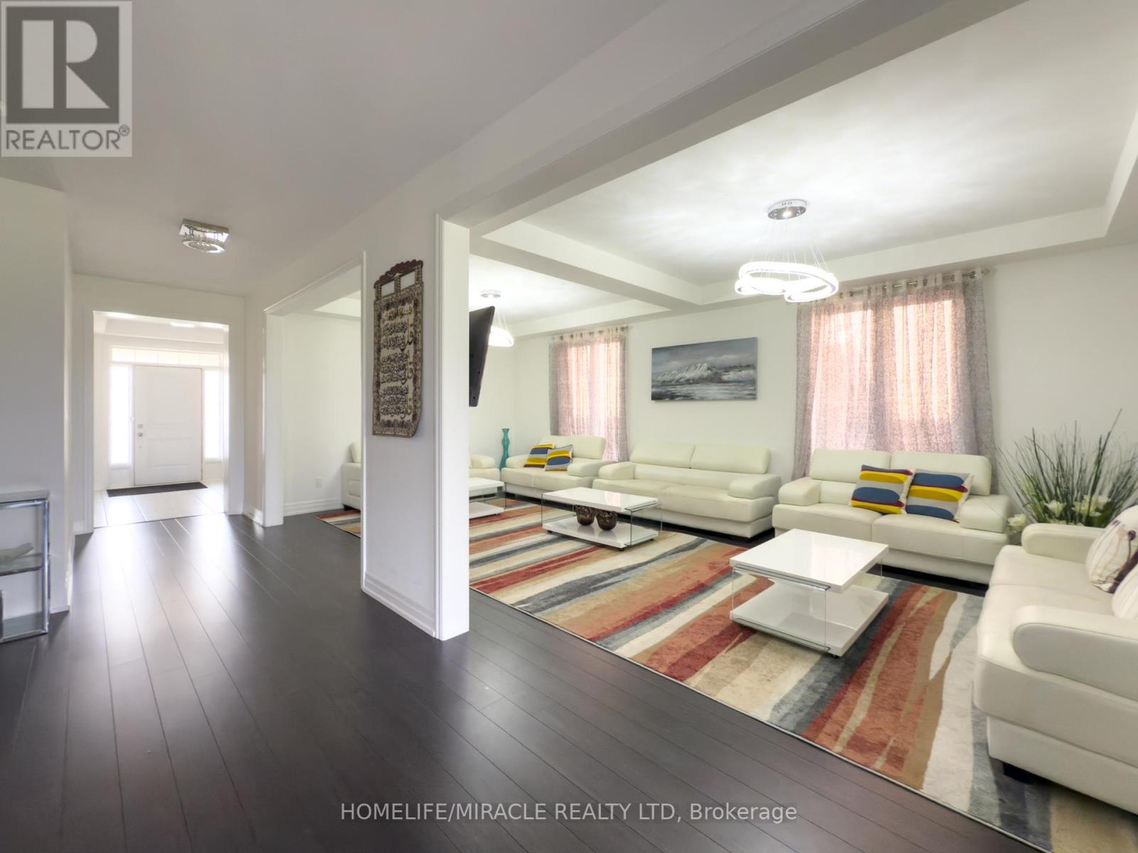 118 Frank Kelly Drive, East Gwillimbury, Ontario  L9N 0V1 - Photo 12 - N12227208