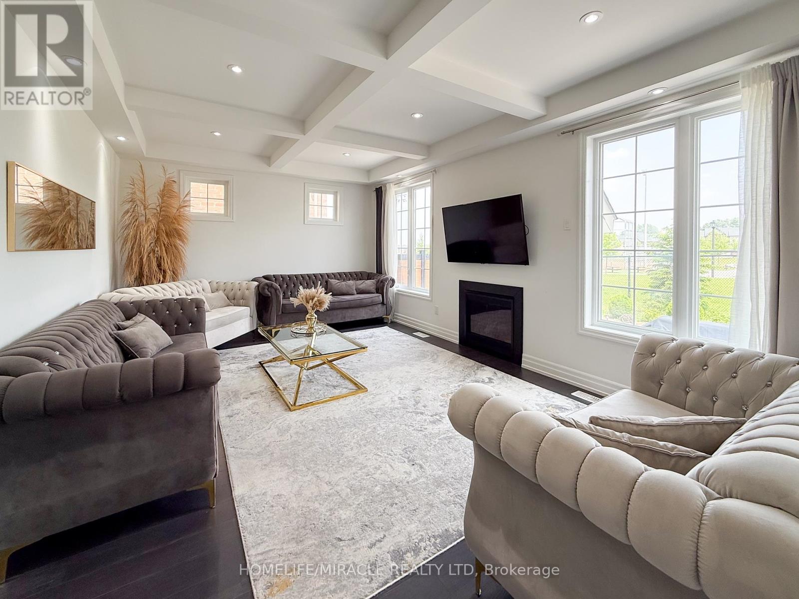 118 Frank Kelly Drive, East Gwillimbury, Ontario  L9N 0V1 - Photo 18 - N12227208