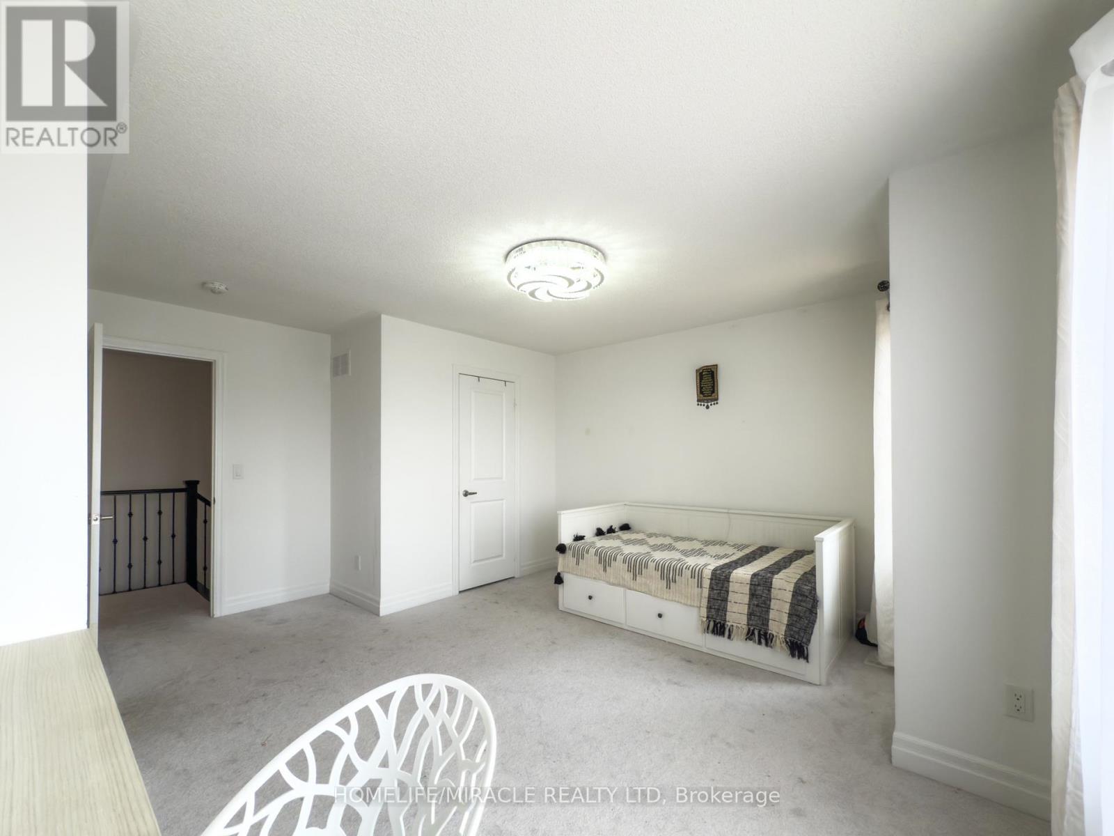 118 Frank Kelly Drive, East Gwillimbury, Ontario  L9N 0V1 - Photo 22 - N12227208