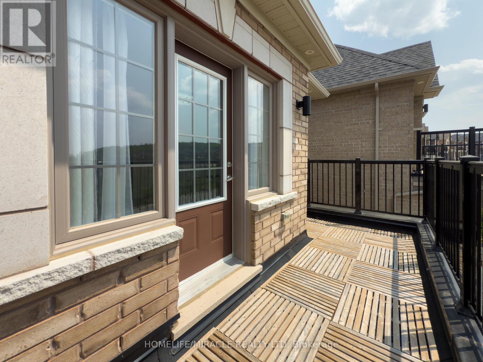 118 Frank Kelly Drive, East Gwillimbury, Ontario  L9N 0V1 - Photo 23 - N12227208