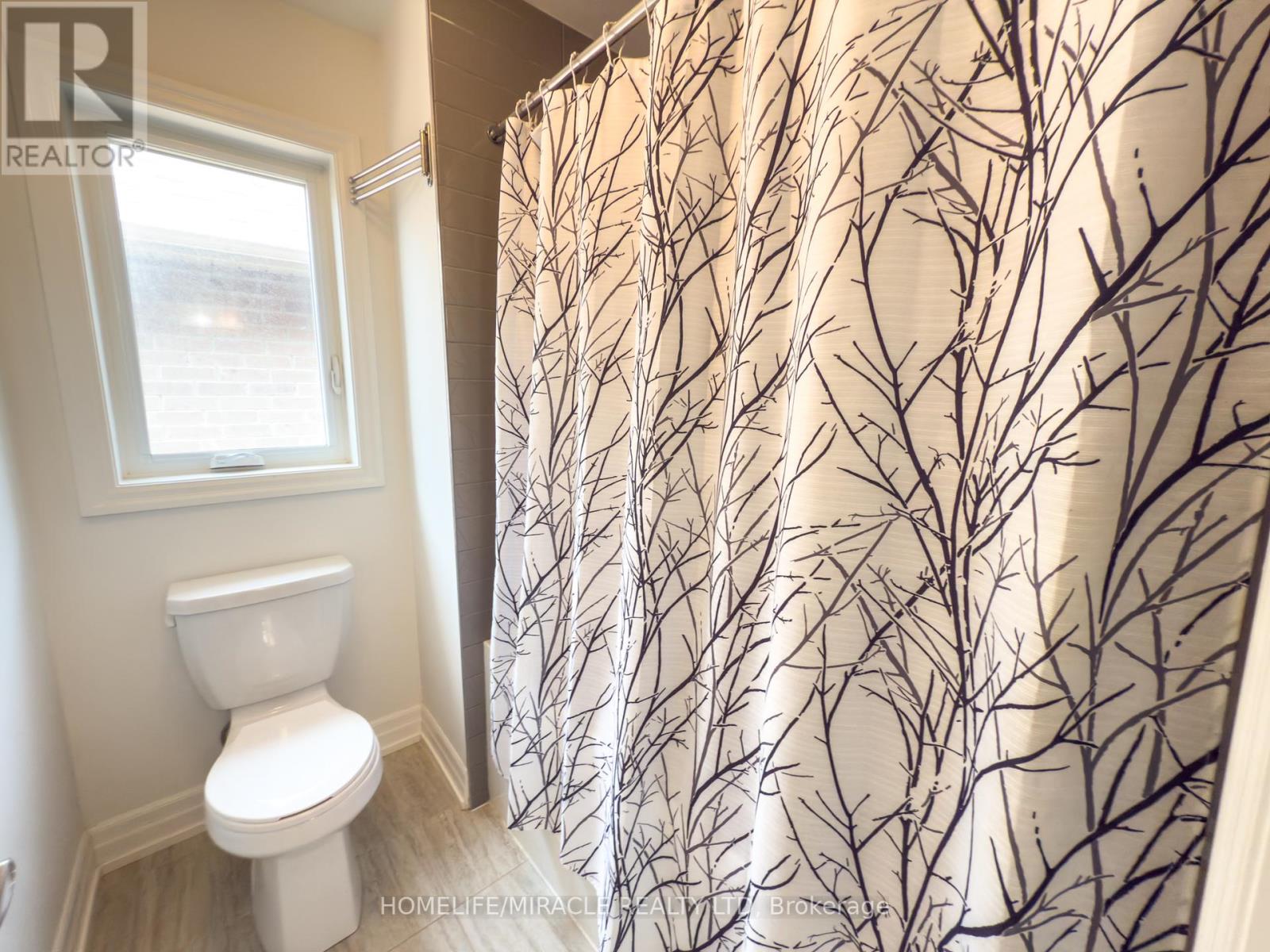 118 Frank Kelly Drive, East Gwillimbury, Ontario  L9N 0V1 - Photo 29 - N12227208