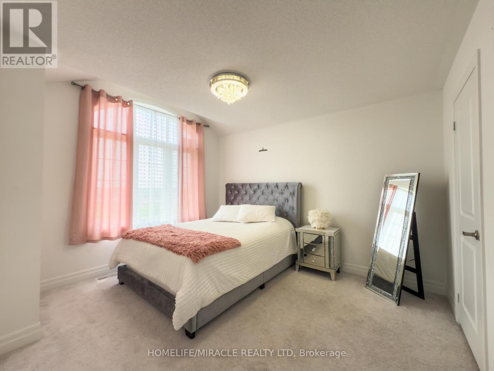 118 Frank Kelly Drive, East Gwillimbury, Ontario  L9N 0V1 - Photo 30 - N12227208