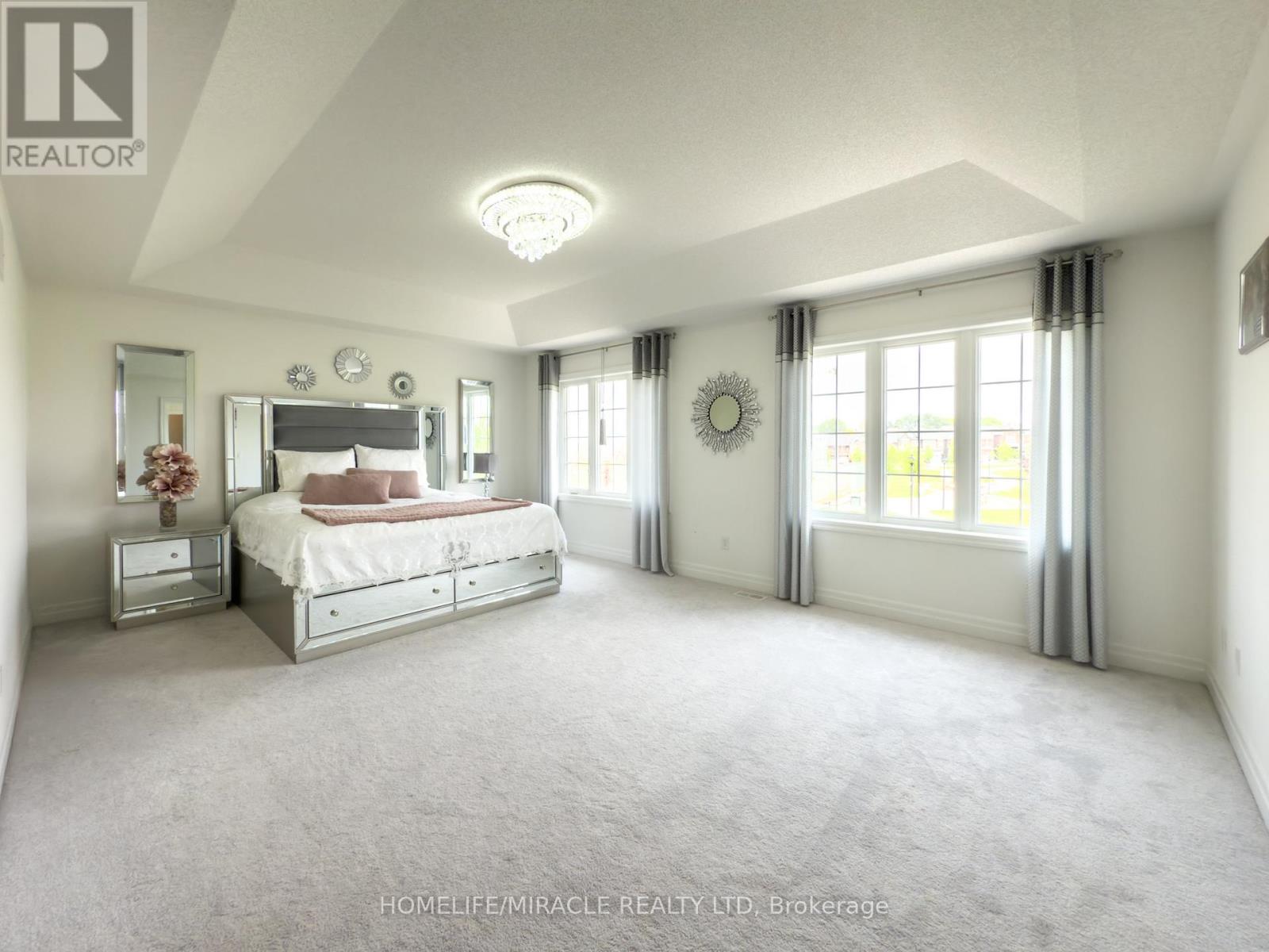 118 Frank Kelly Drive, East Gwillimbury, Ontario  L9N 0V1 - Photo 33 - N12227208