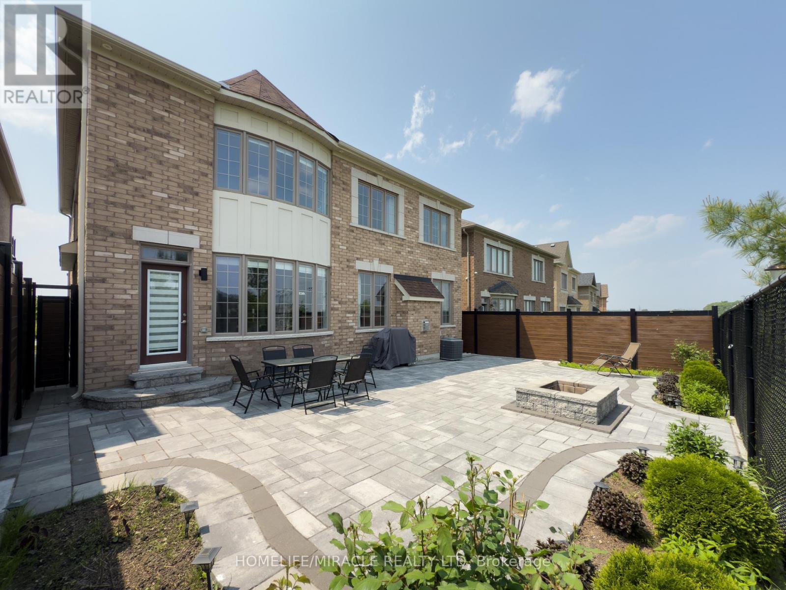 118 Frank Kelly Drive, East Gwillimbury, Ontario  L9N 0V1 - Photo 38 - N12227208