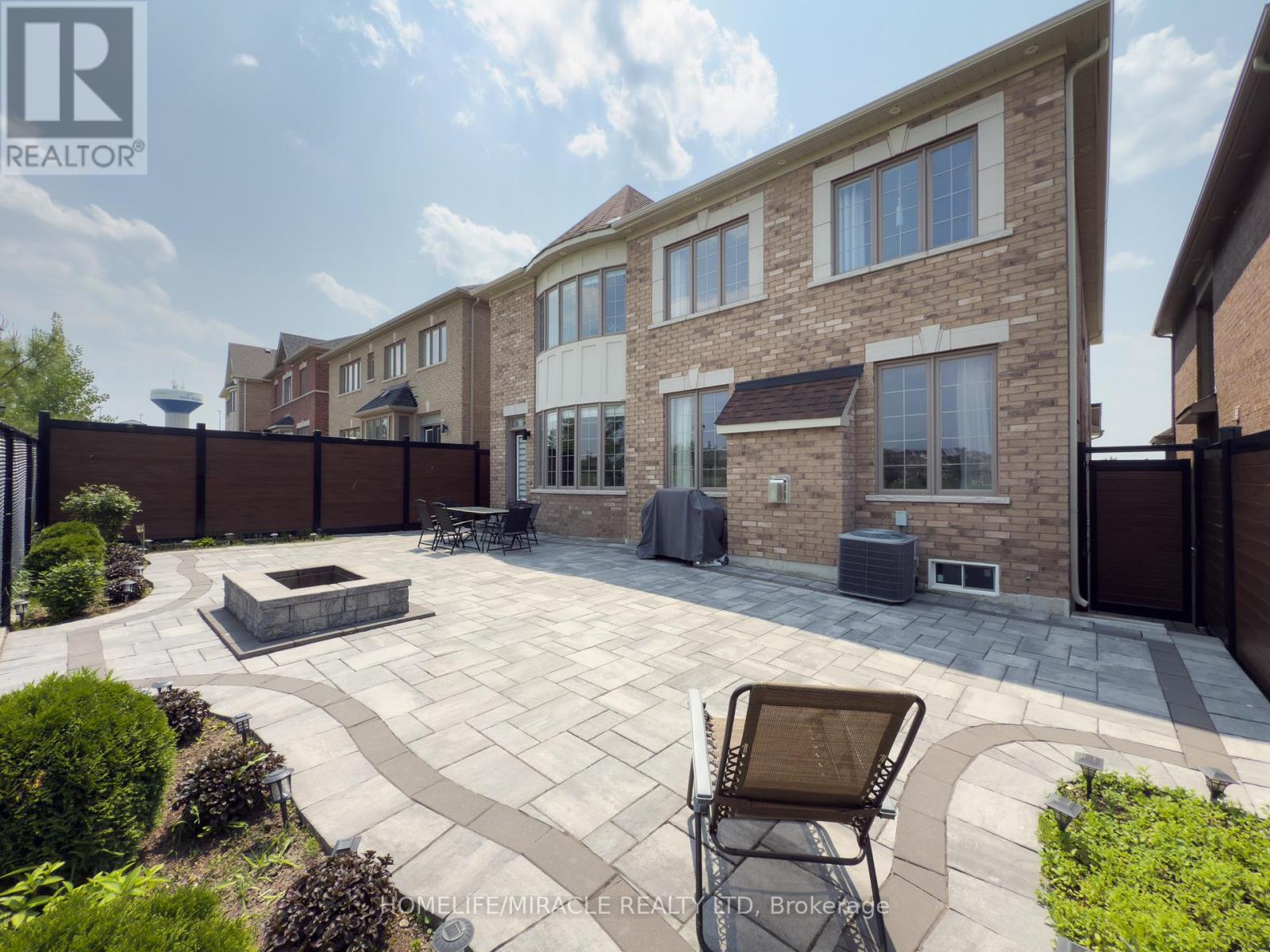 118 Frank Kelly Drive, East Gwillimbury, Ontario  L9N 0V1 - Photo 40 - N12227208