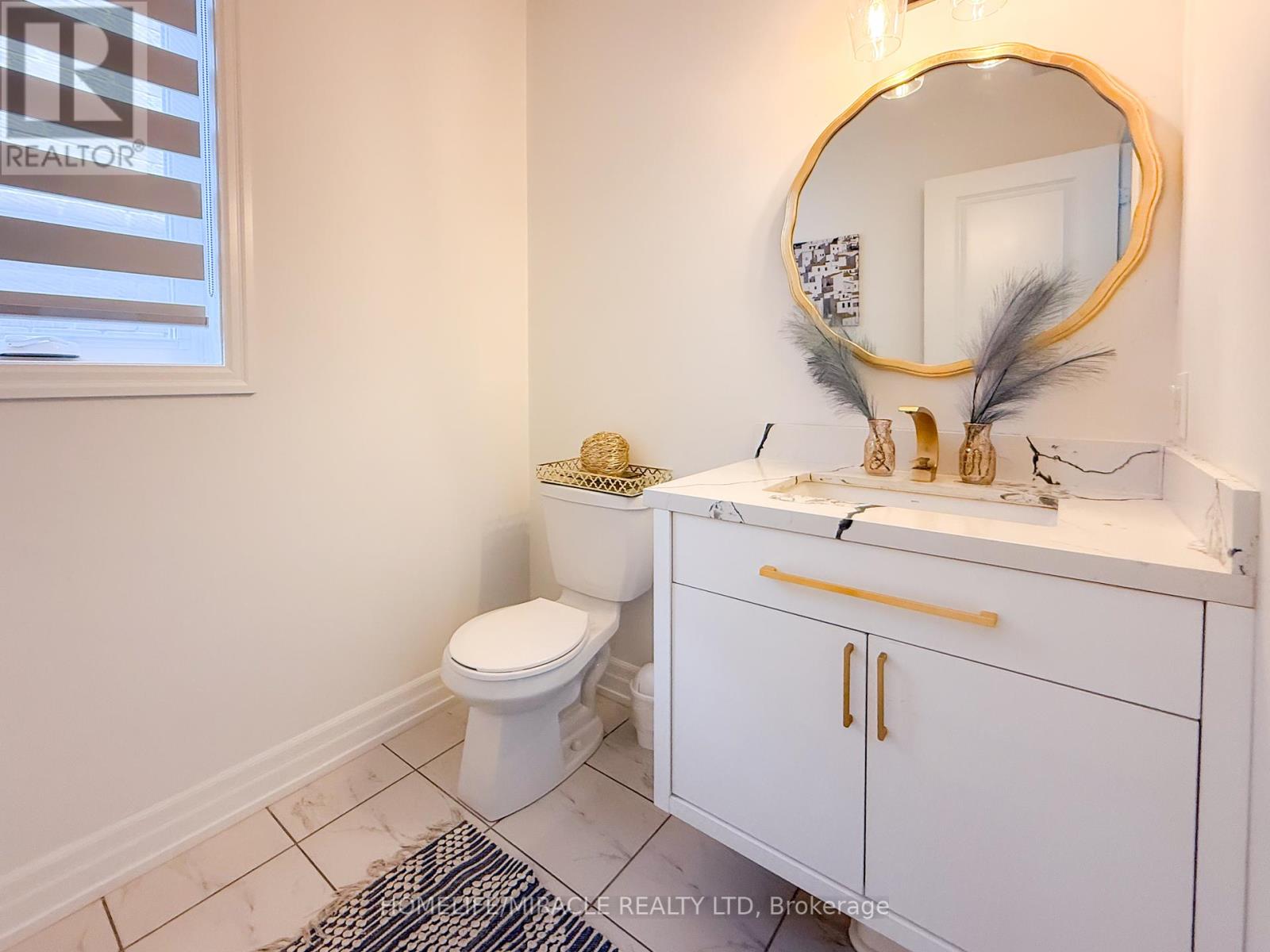 118 Frank Kelly Drive, East Gwillimbury, Ontario  L9N 0V1 - Photo 6 - N12227208
