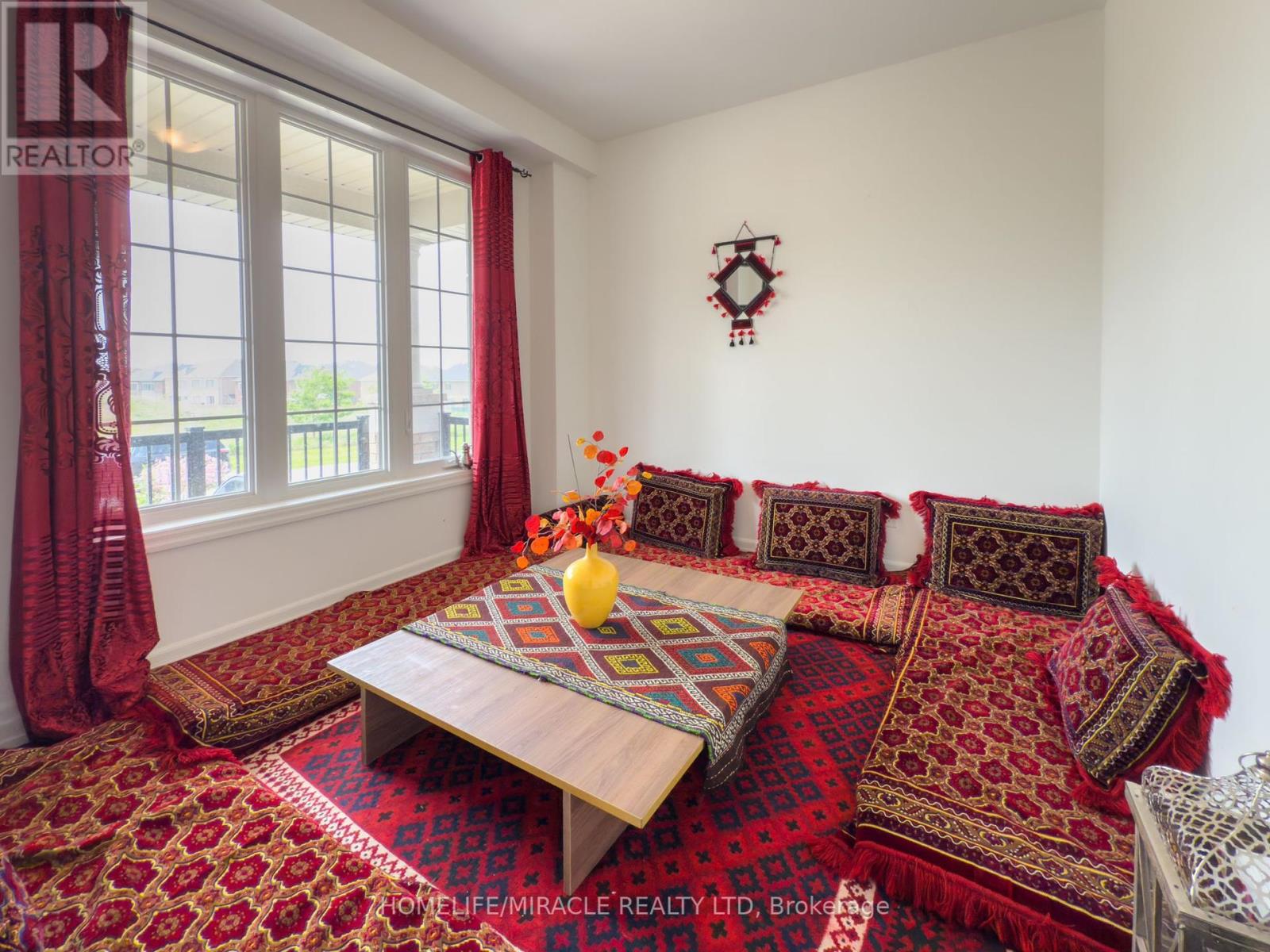 118 Frank Kelly Drive, East Gwillimbury, Ontario  L9N 0V1 - Photo 7 - N12227208
