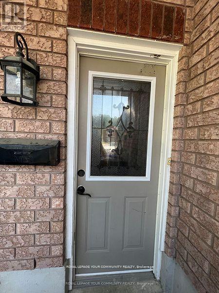 997 Leslie (Bsmt) Drive, Innisfil, Ontario  L9S 2B2 - Photo 2 - N12227238