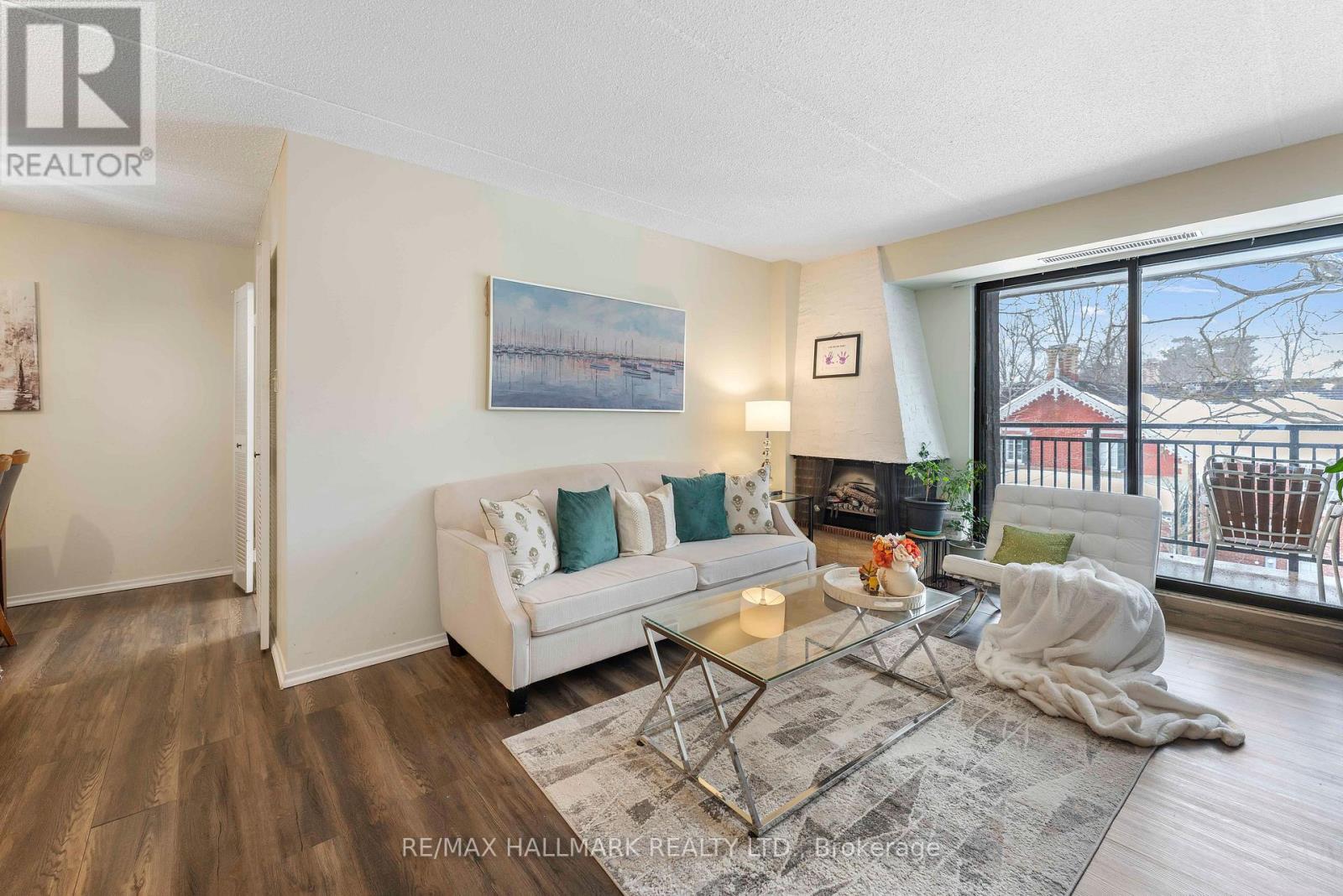 402 - 15390 Yonge Street, Aurora (Aurora Village), Ontario  L4G 1N8 - Photo 10 - N12227243