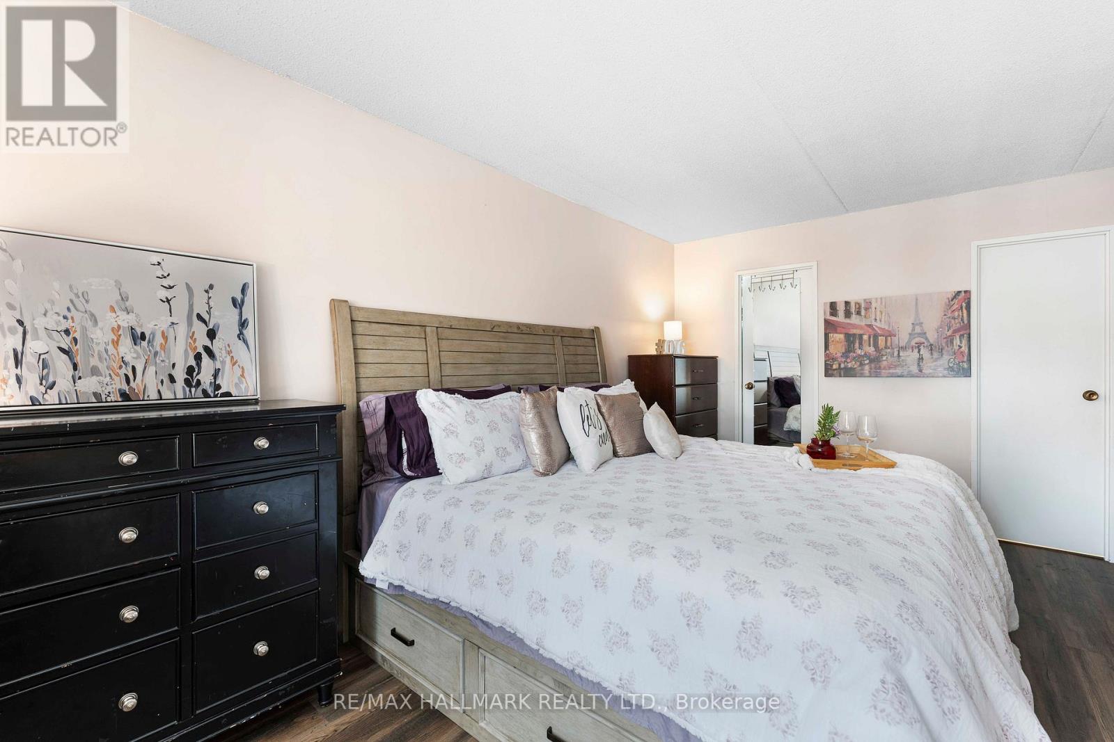 402 - 15390 Yonge Street, Aurora (Aurora Village), Ontario  L4G 1N8 - Photo 15 - N12227243