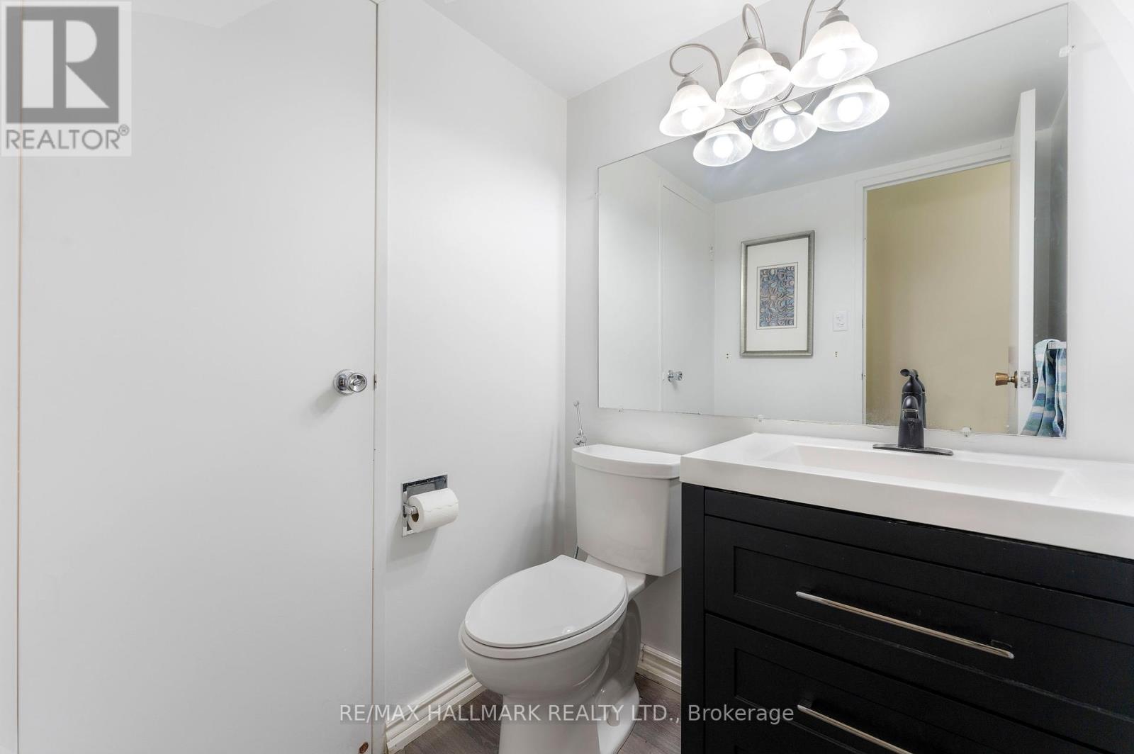 402 - 15390 Yonge Street, Aurora (Aurora Village), Ontario  L4G 1N8 - Photo 17 - N12227243