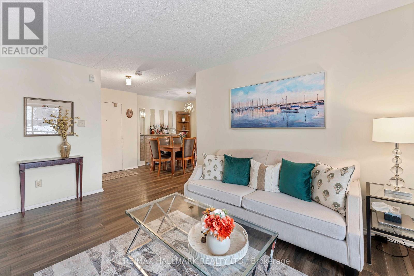 402 - 15390 Yonge Street, Aurora (Aurora Village), Ontario  L4G 1N8 - Photo 7 - N12227243