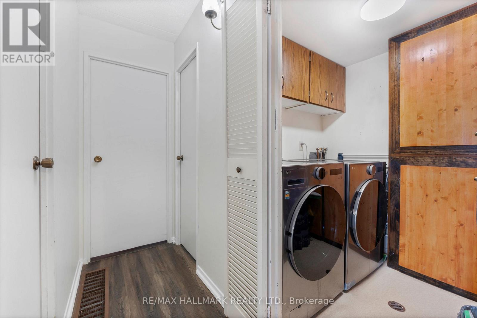 402 - 15390 Yonge Street, Aurora (Aurora Village), Ontario  L4G 1N8 - Photo 8 - N12227243