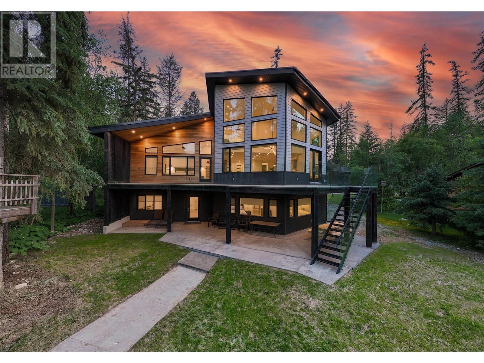 6392 Tie Lake Road, Jaffray, British Columbia  V0B 1T0 - Photo 3 - 10352404