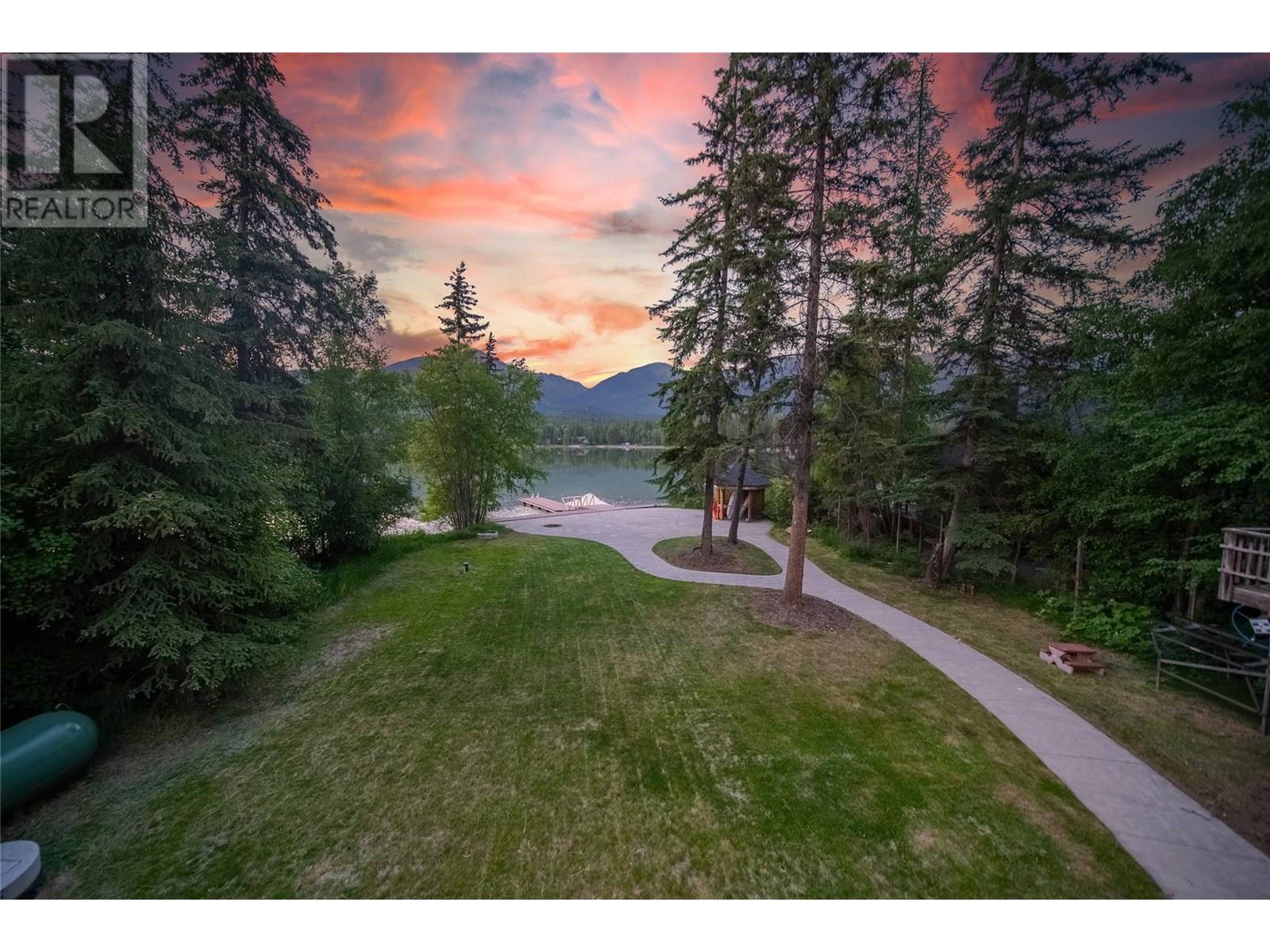 6392 Tie Lake Road, Jaffray, British Columbia  V0B 1T0 - Photo 2 - 10352404