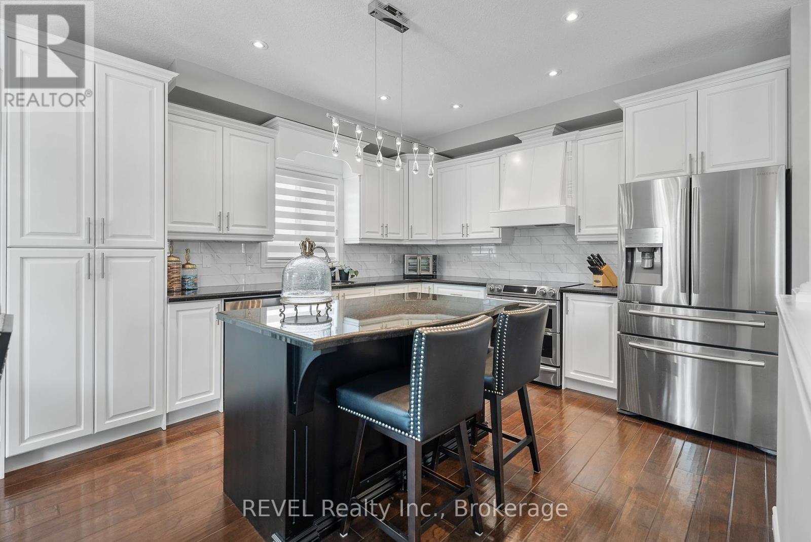 9 Angels Drive, Niagara-On-The-Lake, Ontario  L0S 1J1 - Photo 18 - X12200132