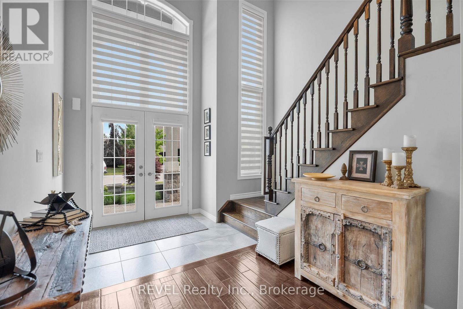 9 Angels Drive, Niagara-On-The-Lake, Ontario  L0S 1J1 - Photo 5 - X12200132