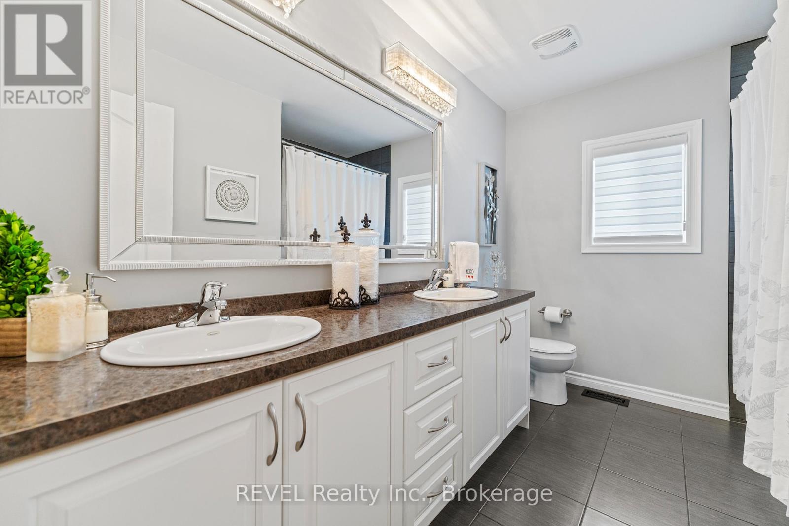 9 Angels Drive, Niagara-On-The-Lake, Ontario  L0S 1J1 - Photo 26 - X12200132