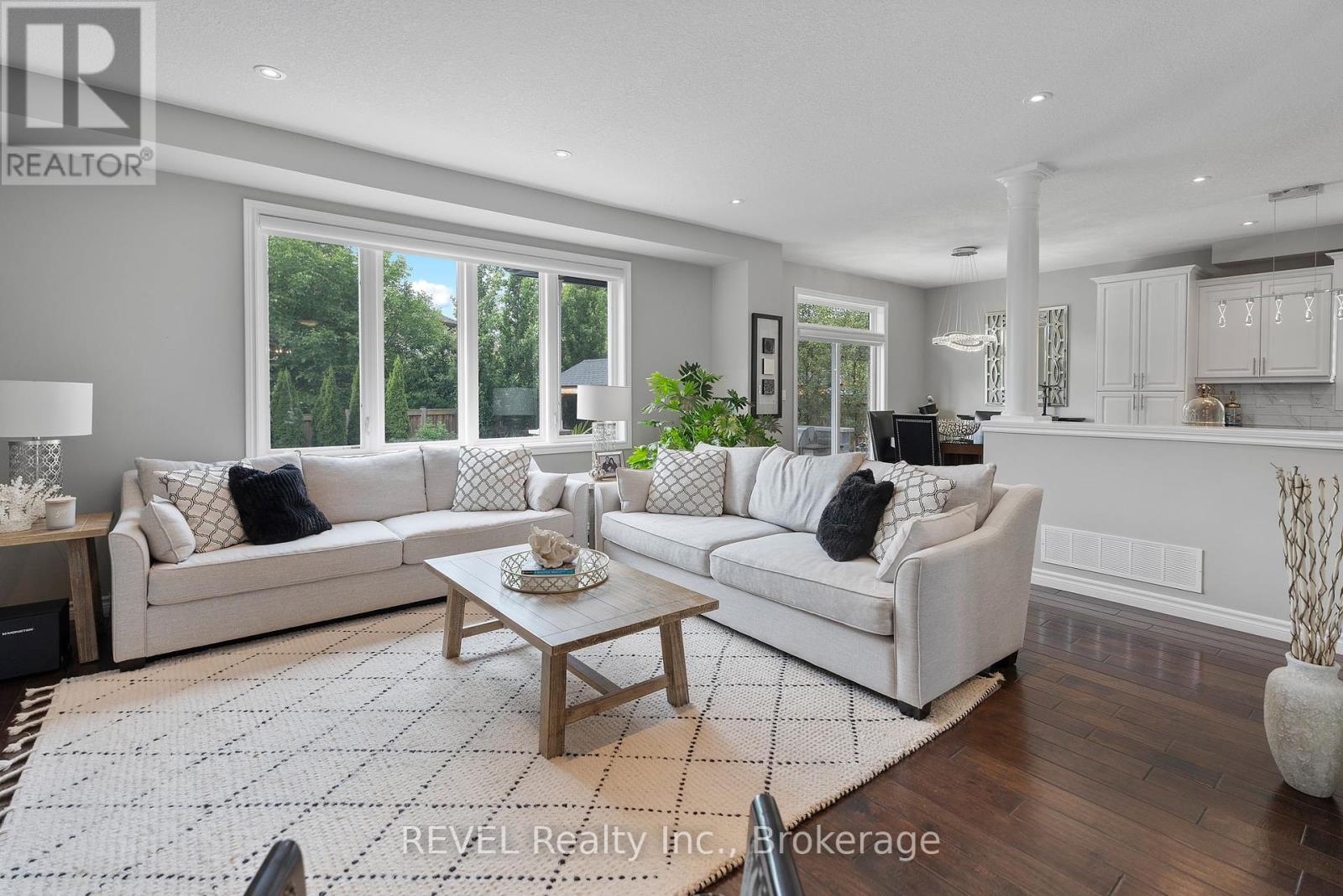 9 Angels Drive, Niagara-On-The-Lake, Ontario  L0S 1J1 - Photo 12 - X12200132