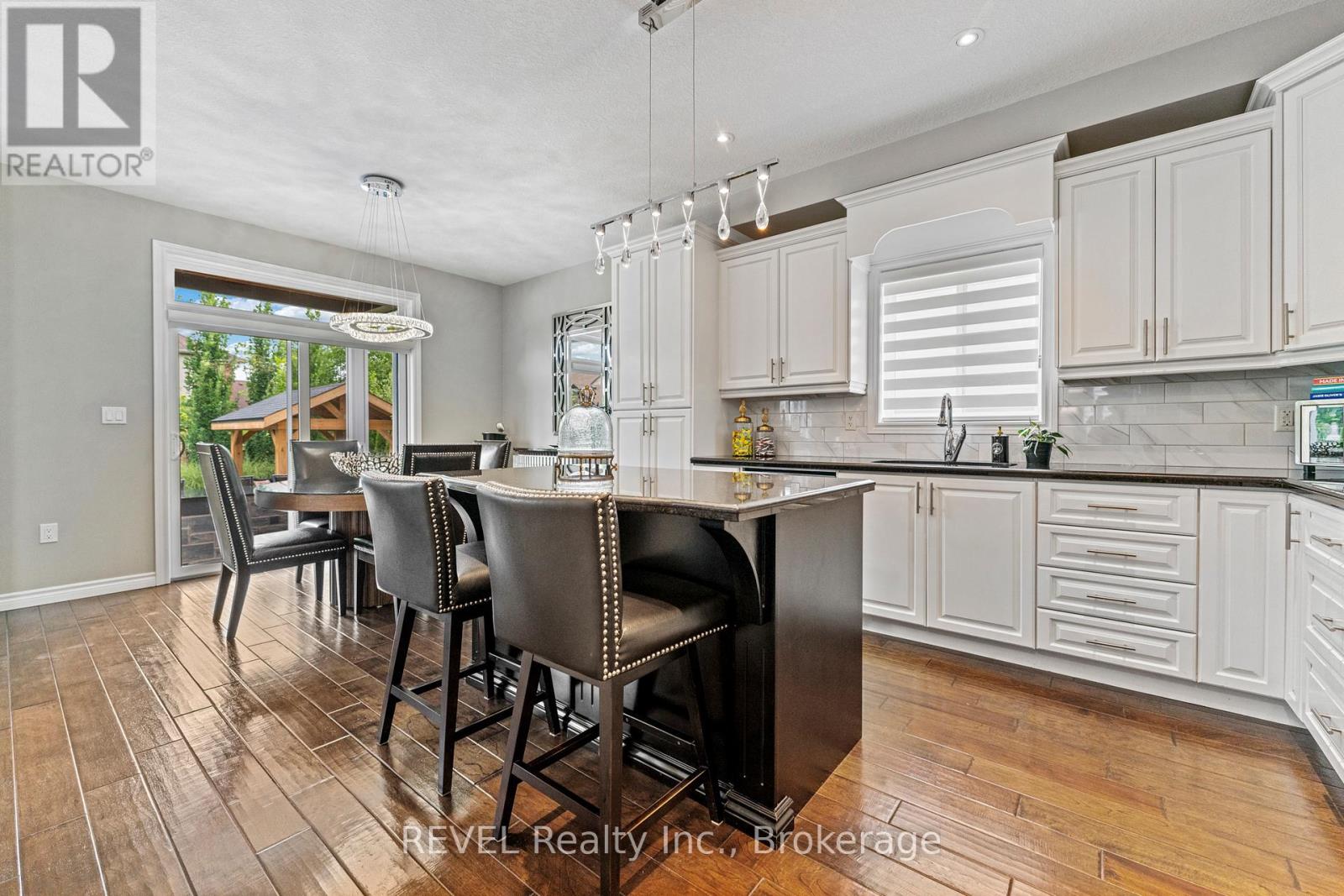 9 Angels Drive, Niagara-On-The-Lake, Ontario  L0S 1J1 - Photo 13 - X12200132