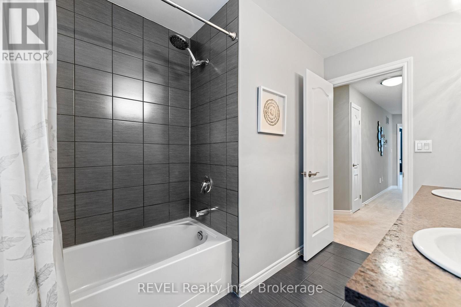 9 Angels Drive, Niagara-On-The-Lake, Ontario  L0S 1J1 - Photo 25 - X12200132