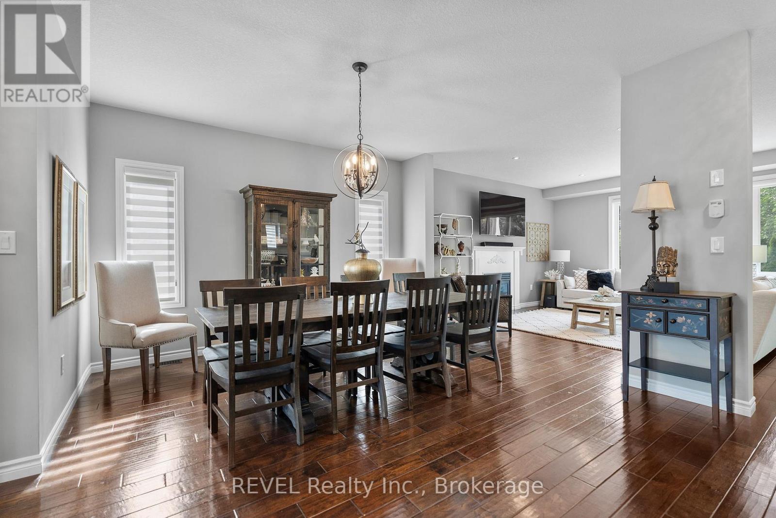 9 Angels Drive, Niagara-On-The-Lake, Ontario  L0S 1J1 - Photo 7 - X12200132