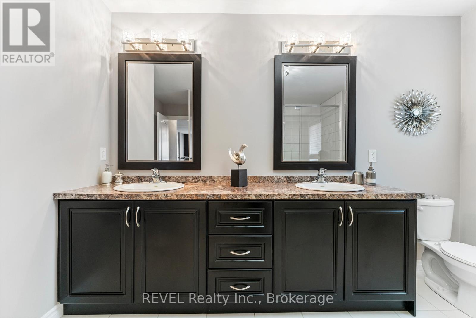 9 Angels Drive, Niagara-On-The-Lake, Ontario  L0S 1J1 - Photo 35 - X12200132