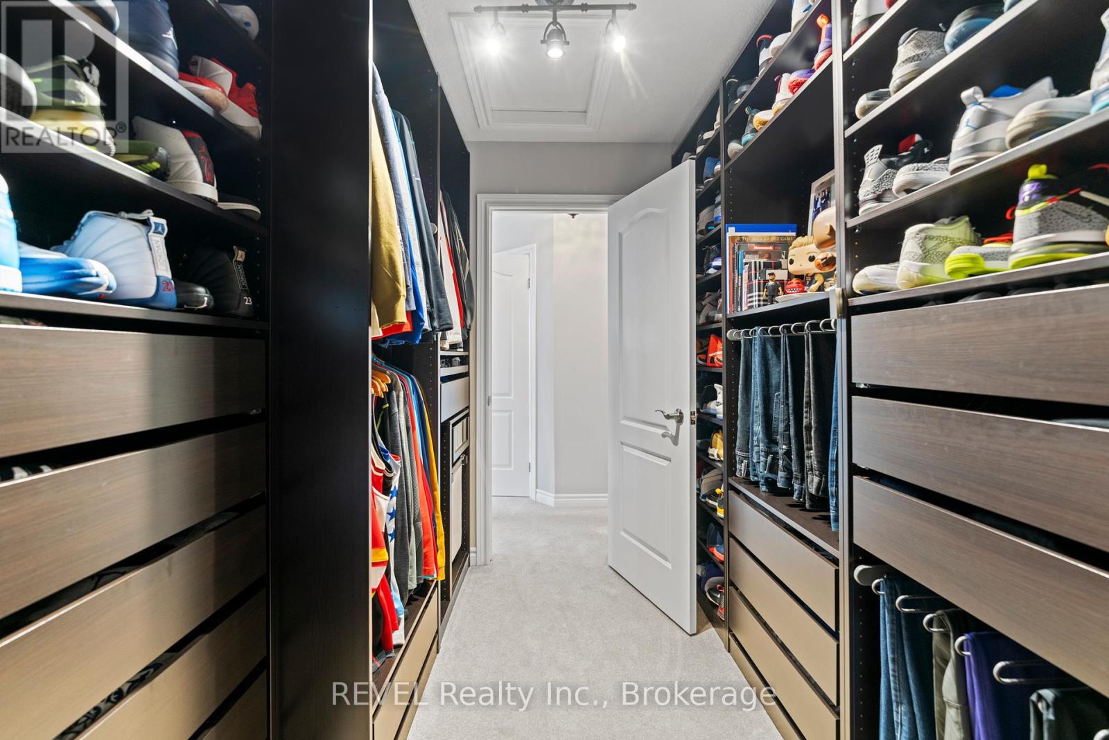 9 Angels Drive, Niagara-On-The-Lake, Ontario  L0S 1J1 - Photo 32 - X12200132