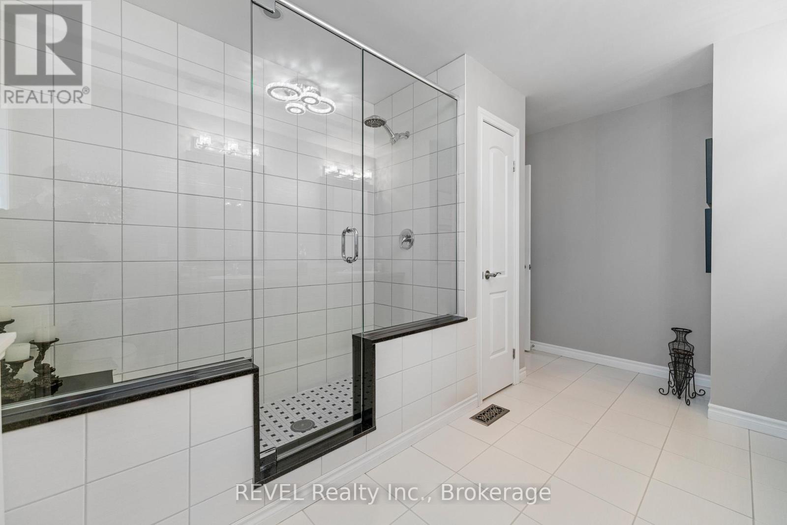 9 Angels Drive, Niagara-On-The-Lake, Ontario  L0S 1J1 - Photo 34 - X12200132