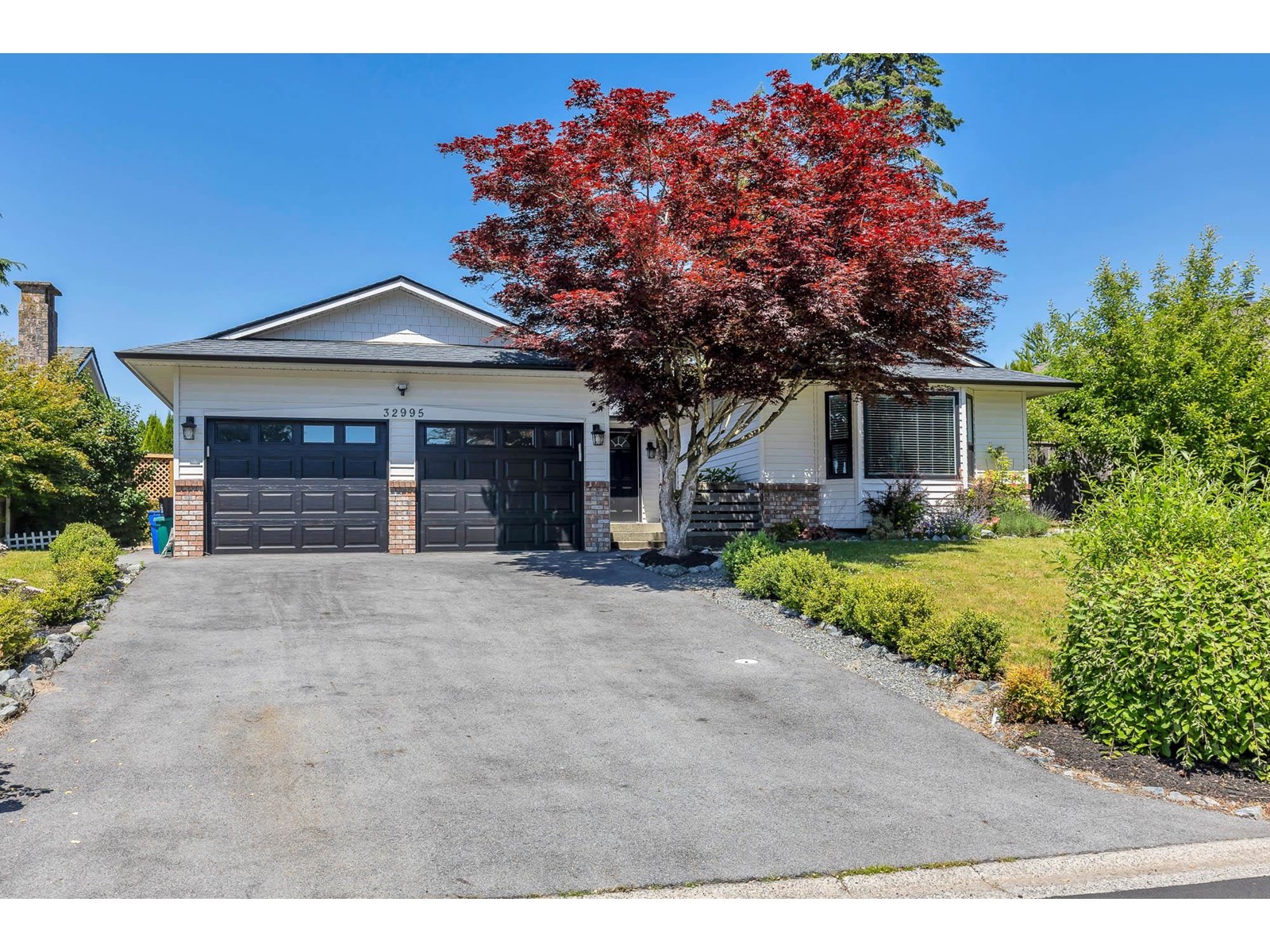 Property at 32995 WHIDDEN AVENUE image 2