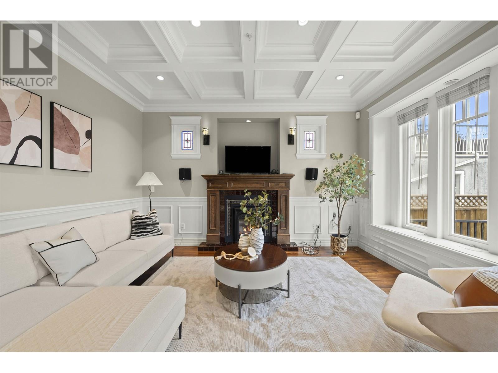 Listing Picture 13 of 40 : 4509 W 8TH AVENUE, Vancouver / 溫哥華 - 魯藝地產 Yvonne Lu Group - MLS Medallion Club Member