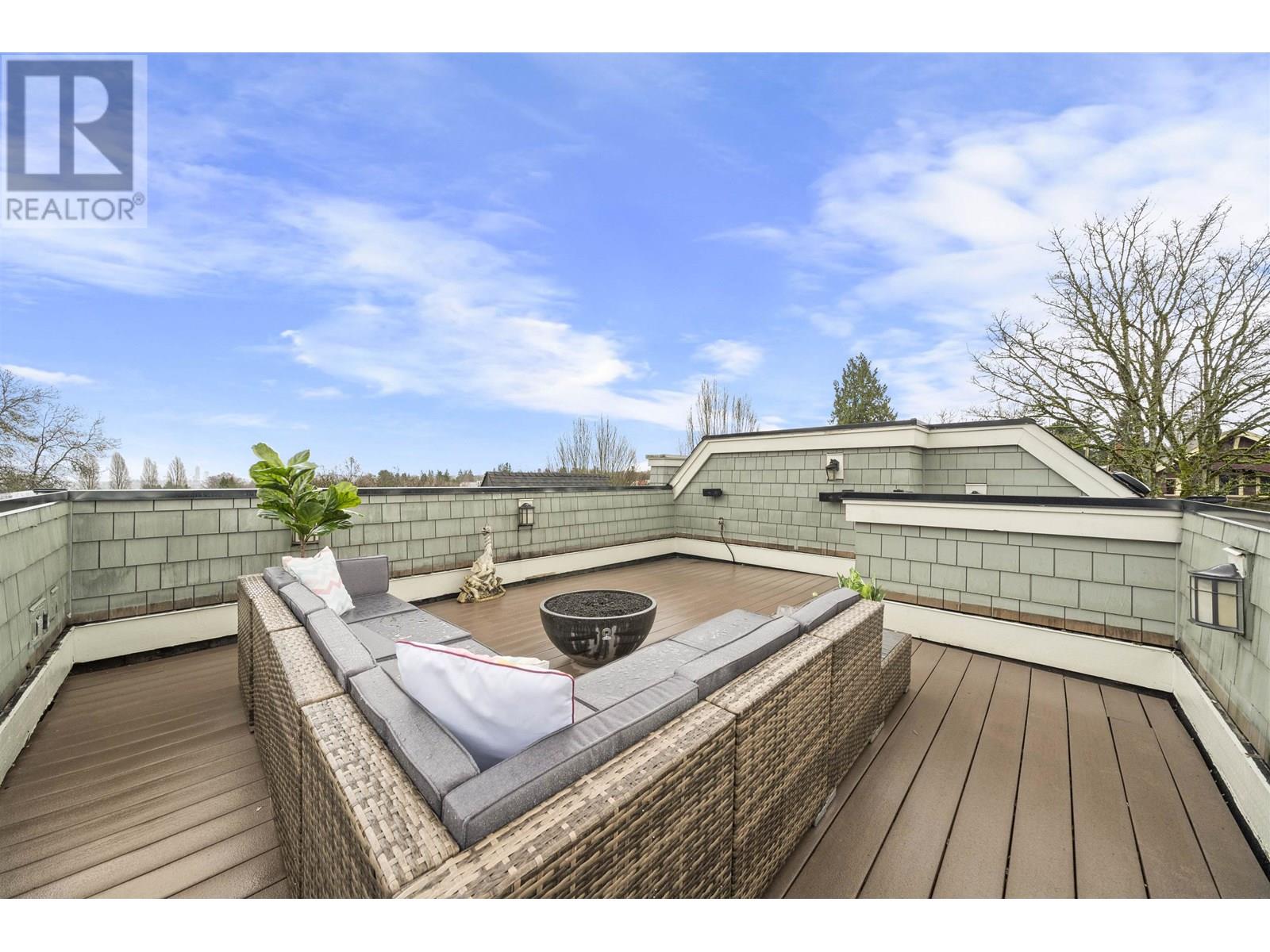 Listing Picture 25 of 40 : 4509 W 8TH AVENUE, Vancouver / 溫哥華 - 魯藝地產 Yvonne Lu Group - MLS Medallion Club Member