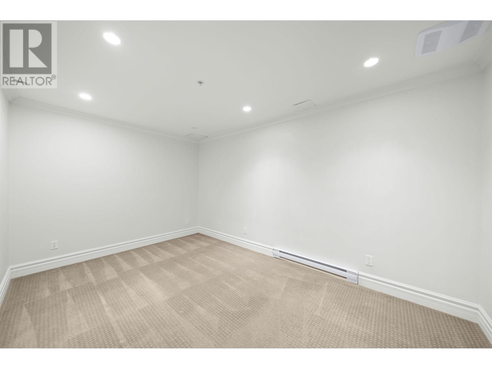 Listing Picture 34 of 40 : 4509 W 8TH AVENUE, Vancouver / 溫哥華 - 魯藝地產 Yvonne Lu Group - MLS Medallion Club Member