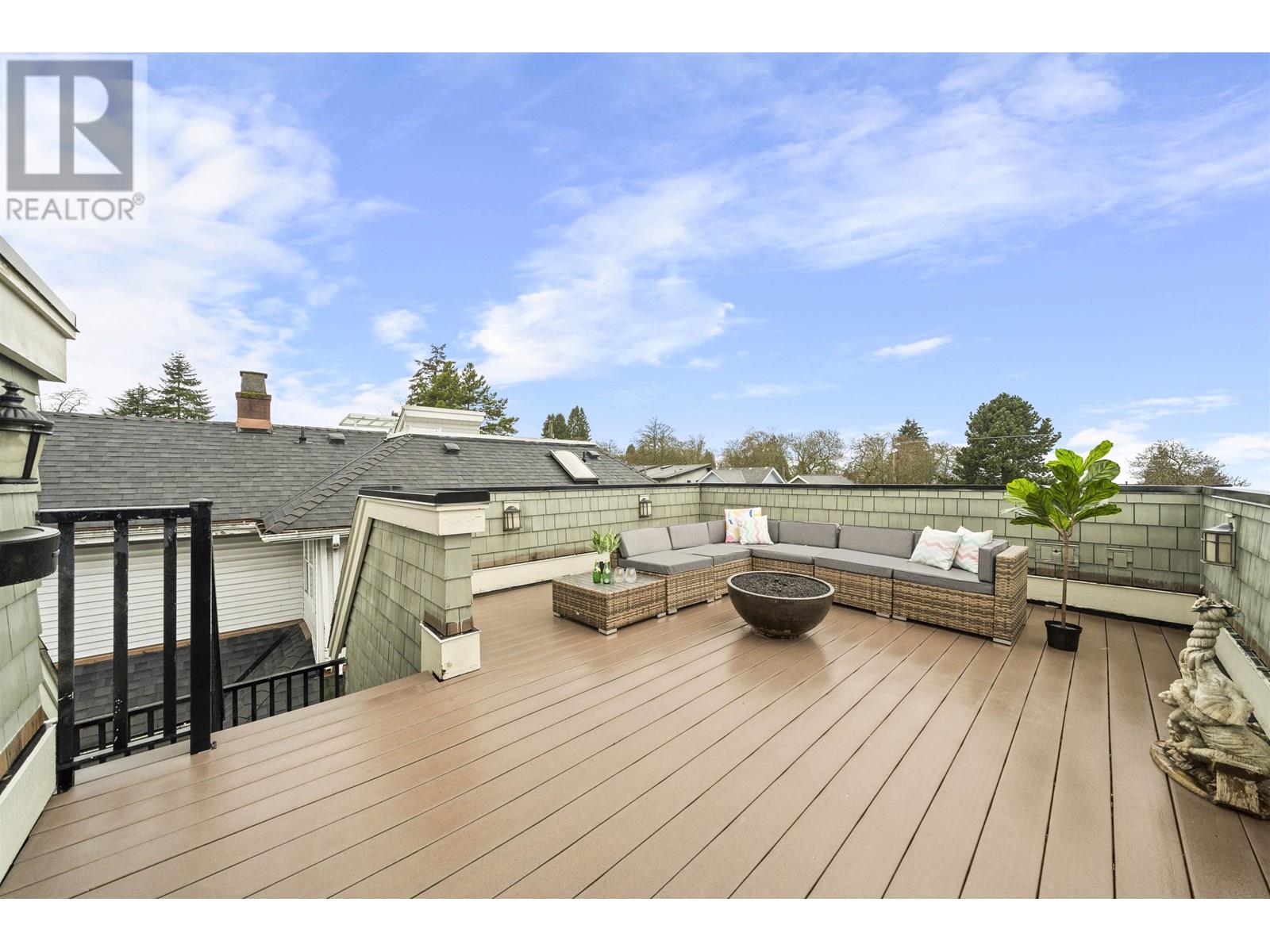 Listing Picture 26 of 40 : 4509 W 8TH AVENUE, Vancouver / 溫哥華 - 魯藝地產 Yvonne Lu Group - MLS Medallion Club Member