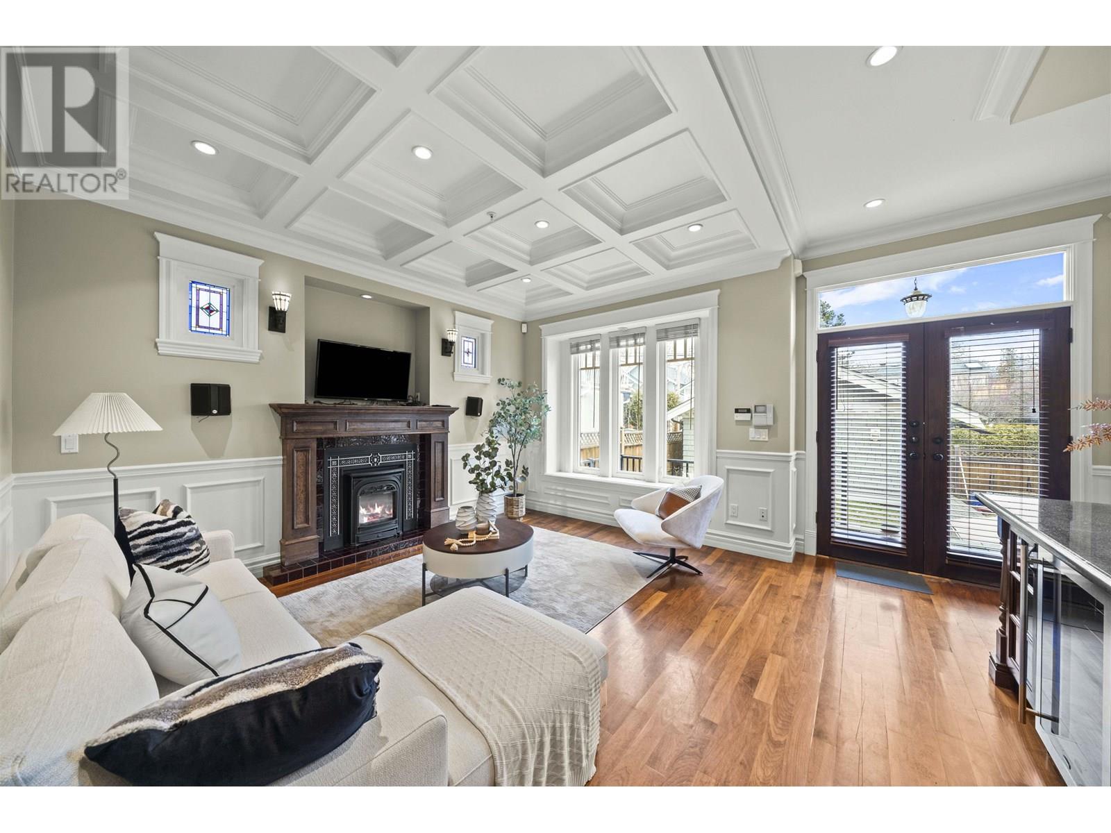 Listing Picture 12 of 40 : 4509 W 8TH AVENUE, Vancouver / 溫哥華 - 魯藝地產 Yvonne Lu Group - MLS Medallion Club Member