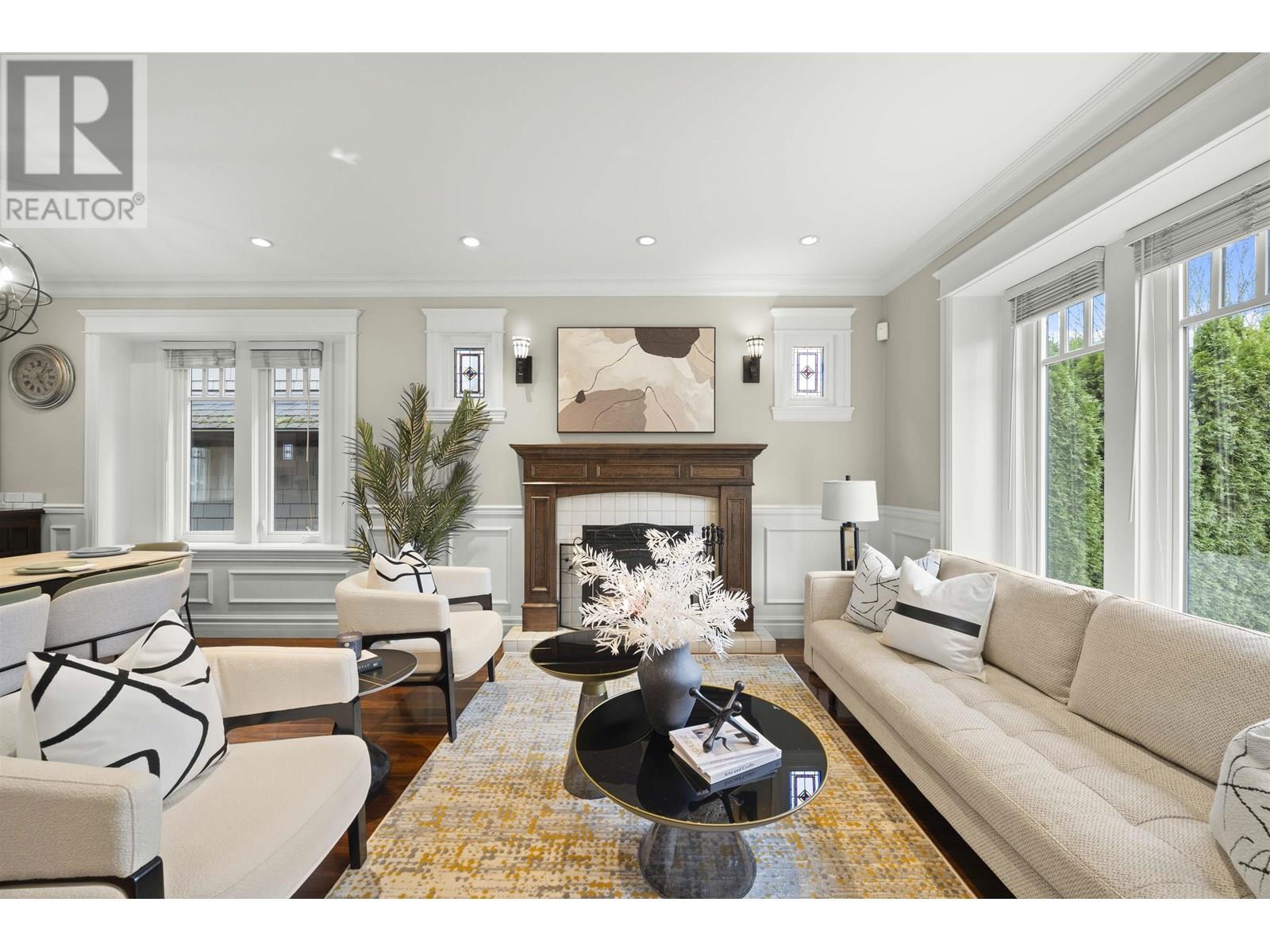 Listing Picture 3 of 40 : 4509 W 8TH AVENUE, Vancouver / 溫哥華 - 魯藝地產 Yvonne Lu Group - MLS Medallion Club Member