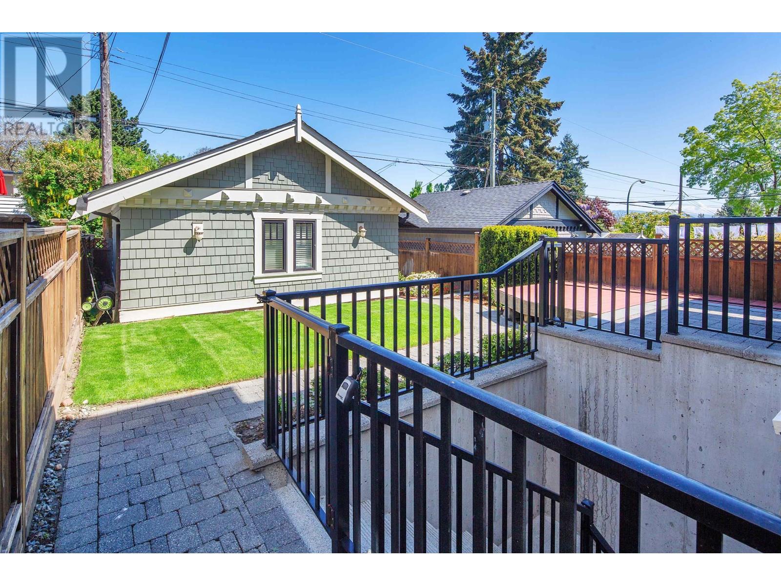 Listing Picture 38 of 40 : 4509 W 8TH AVENUE, Vancouver / 溫哥華 - 魯藝地產 Yvonne Lu Group - MLS Medallion Club Member