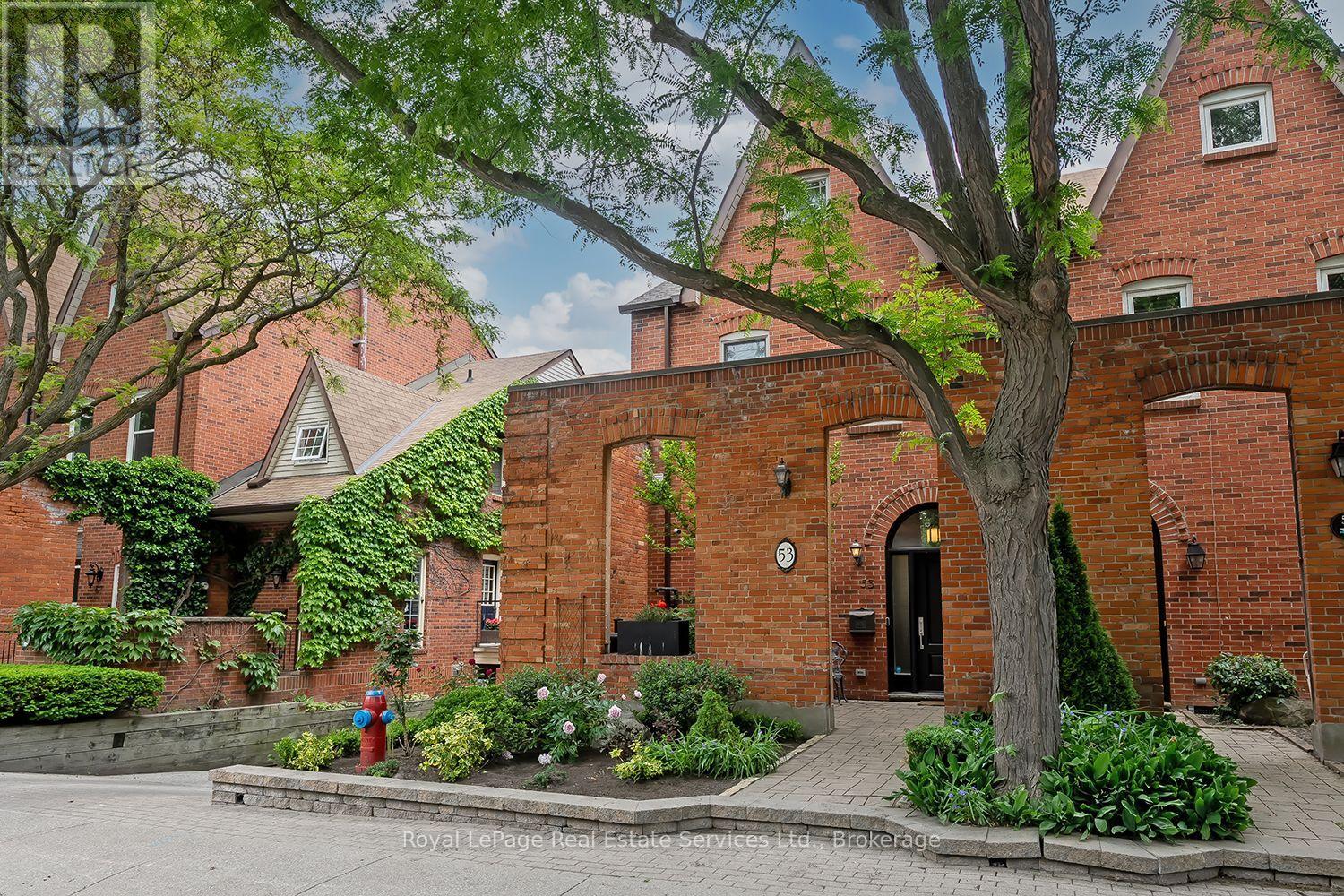 53 FORSYTHE STREET, Oakville, Ontario