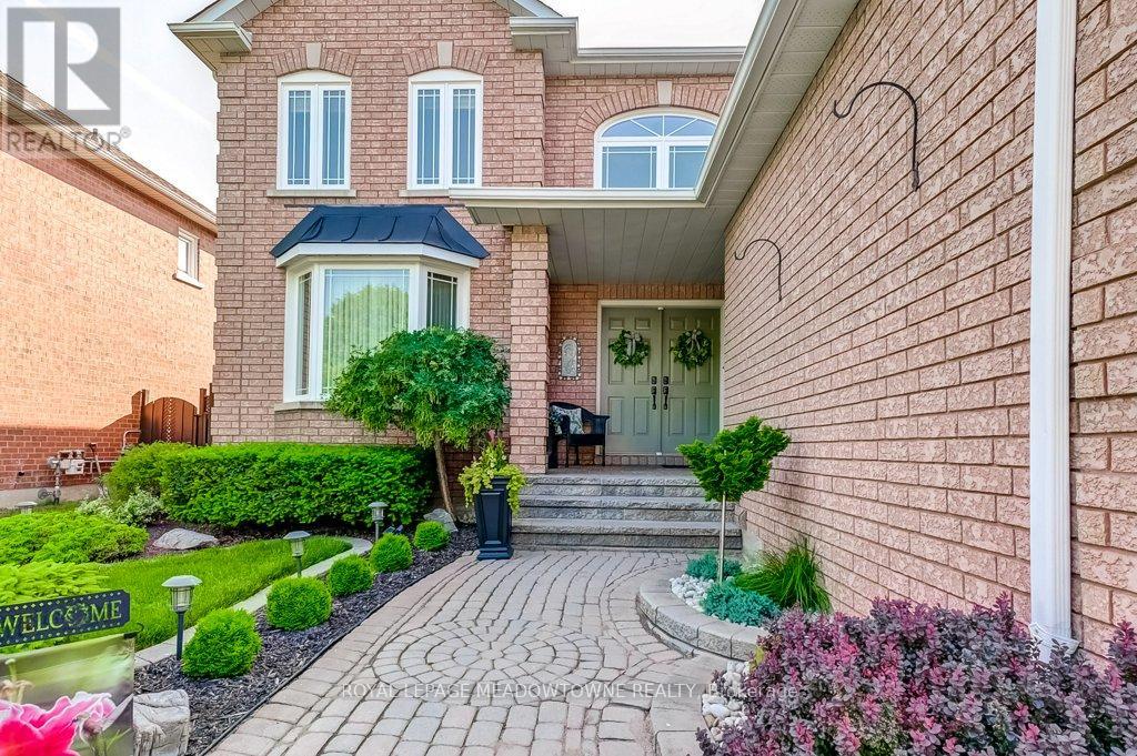 Property at 43 SAMUEL CRESCENT image 2