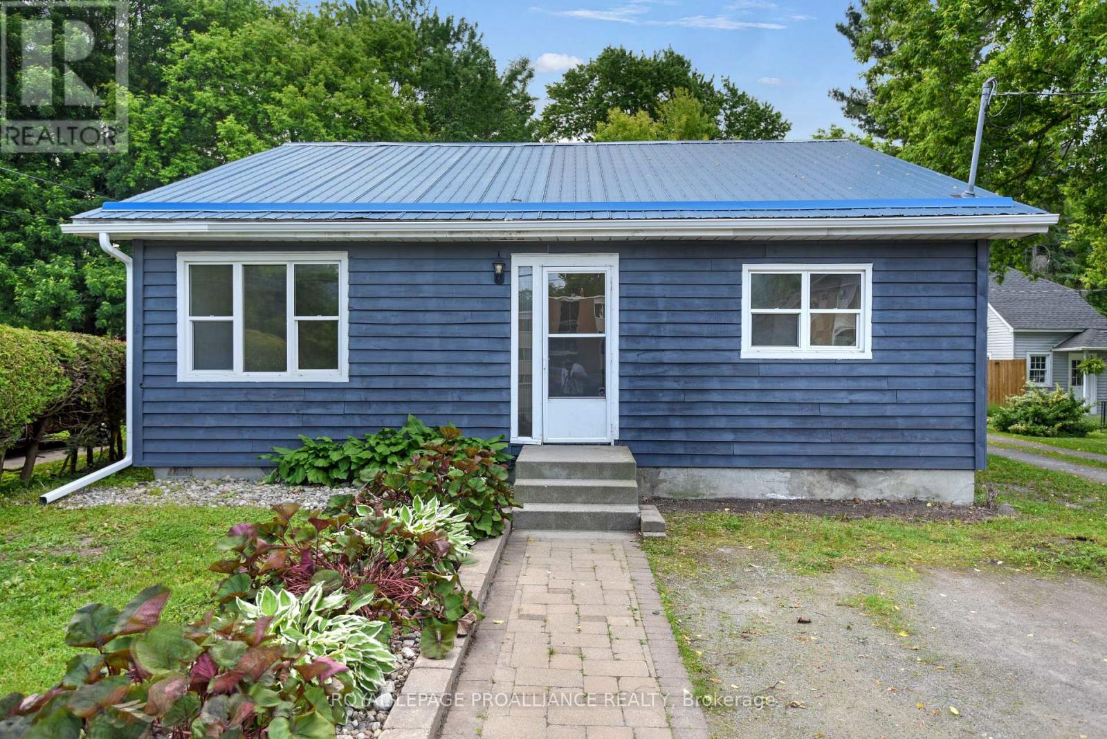 Property at 11 BROADWAY AVENUE image 1