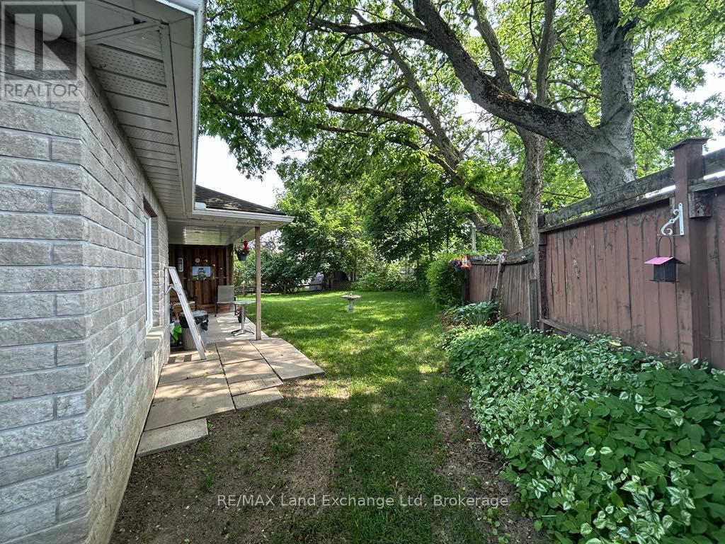 34 Victoria Street W, North Huron, Ontario  N0G 2W0 - Photo 4 - X12227366