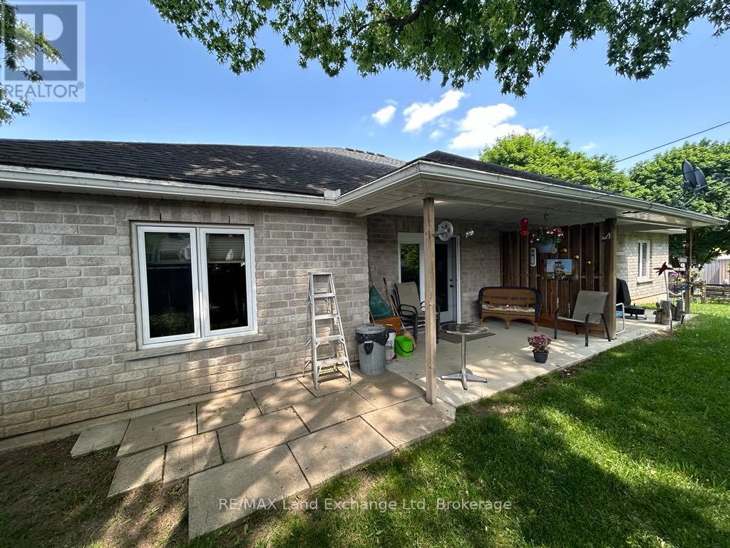 34 Victoria Street W, North Huron, Ontario  N0G 2W0 - Photo 5 - X12227366