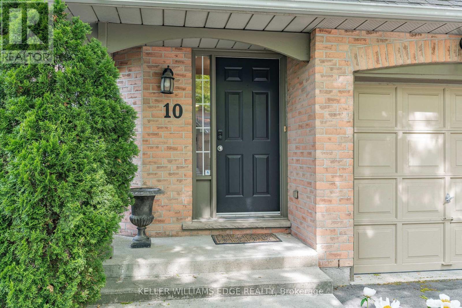 Property at 10 - 320 HAMILTON DRIVE image 5