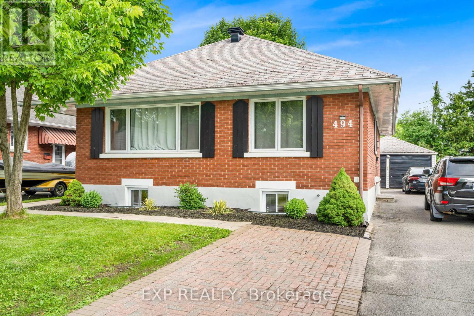 Property at 494 WOLFFDALE CRESCENT image 2